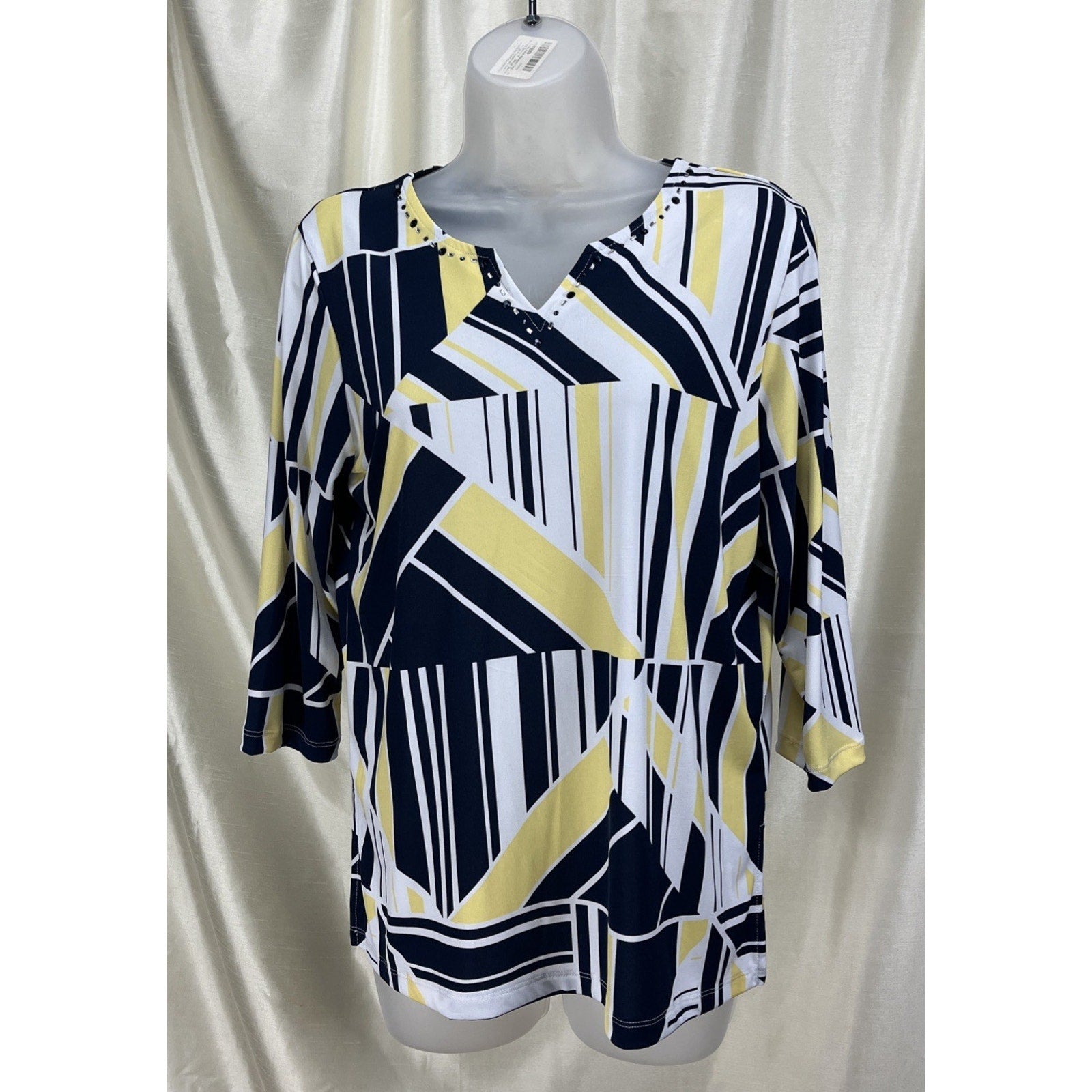Alfred Dunner Women’s Blue and Yellow Triangle Striped Design V Neck Lace 3/4 PS