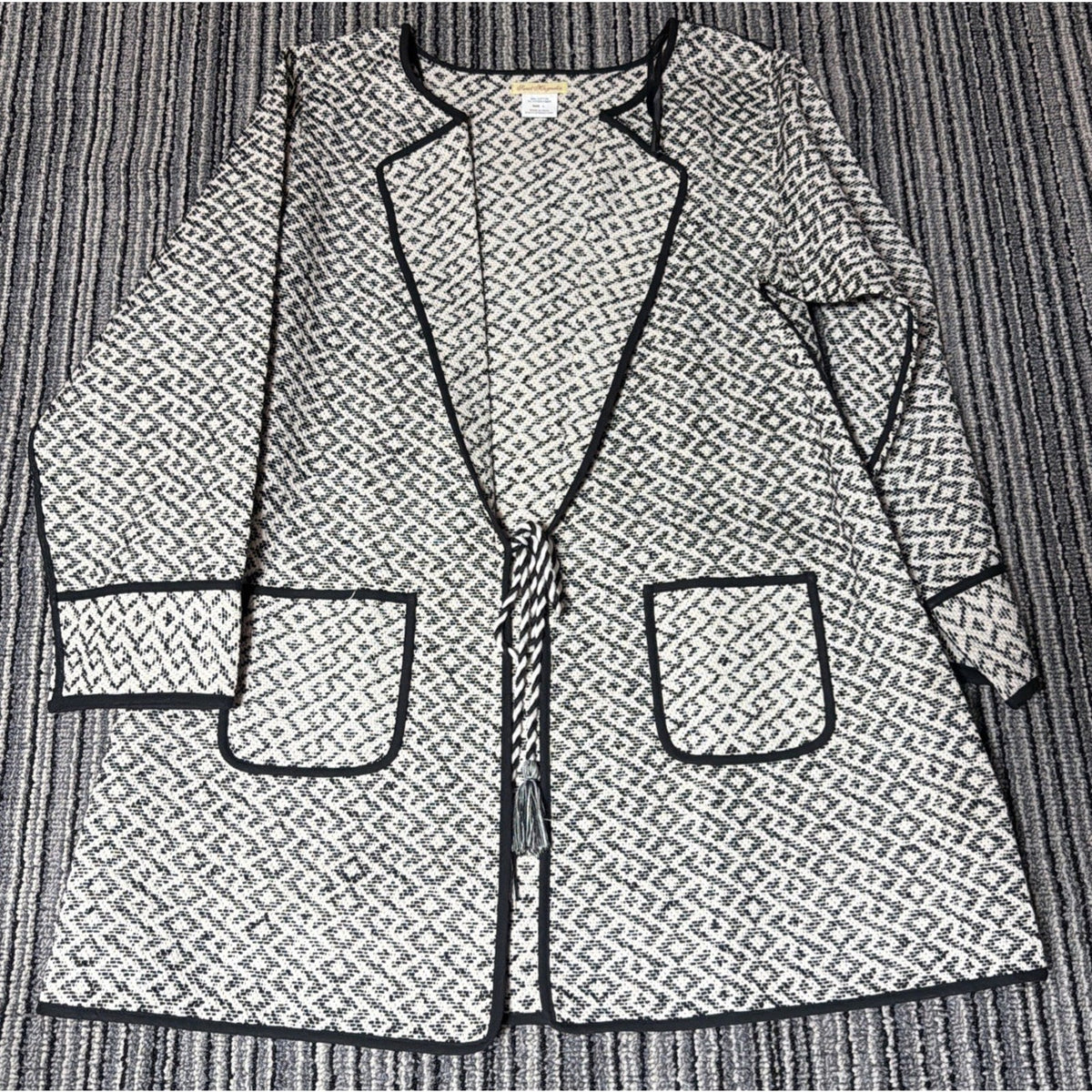 Sweet Magnolia Cardigan Jacket Womens L Black White Geometric Tassel Tie NWOT