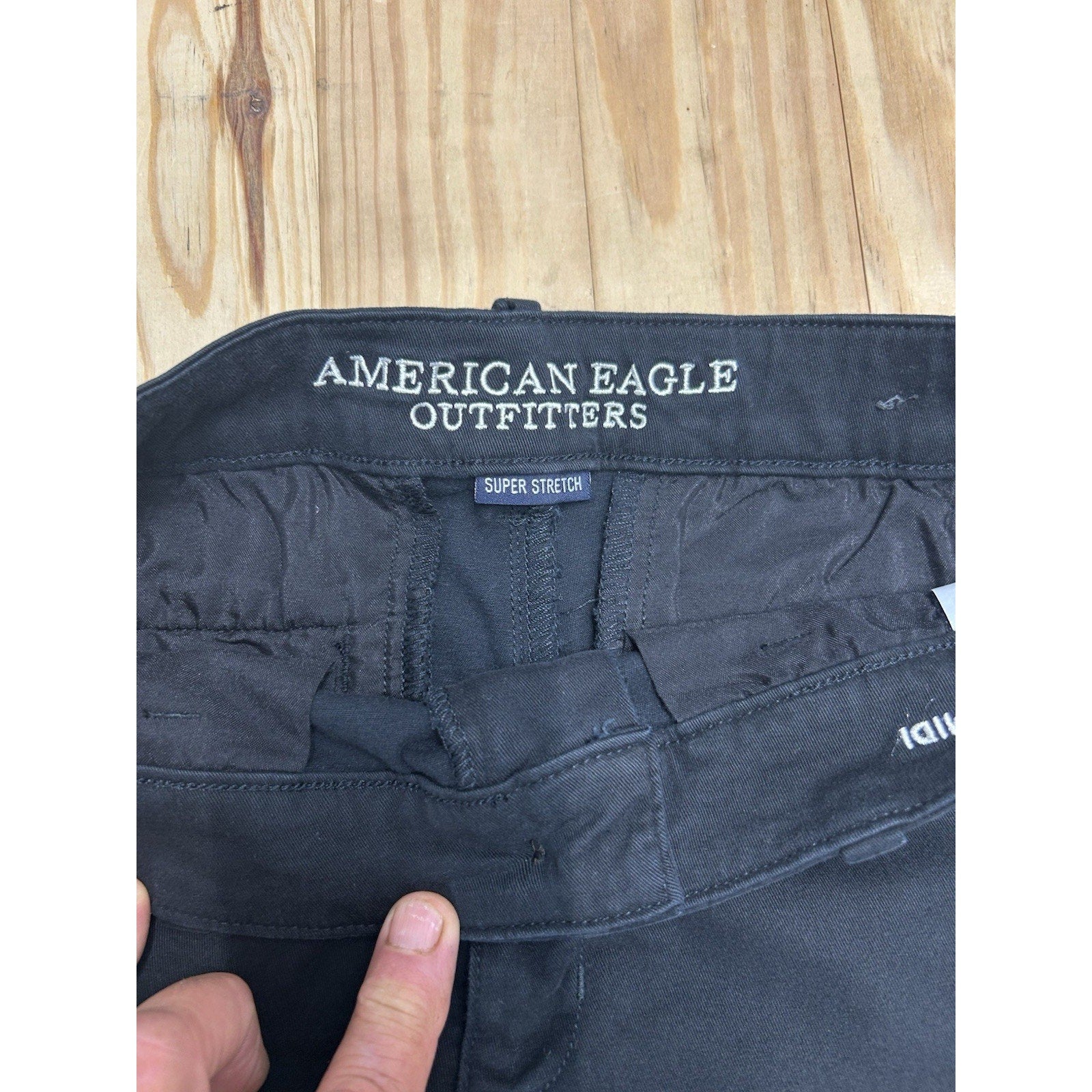 American Eagle Shorts Womens 8 Black Chinos Low Rise Stretch 9" Inseam