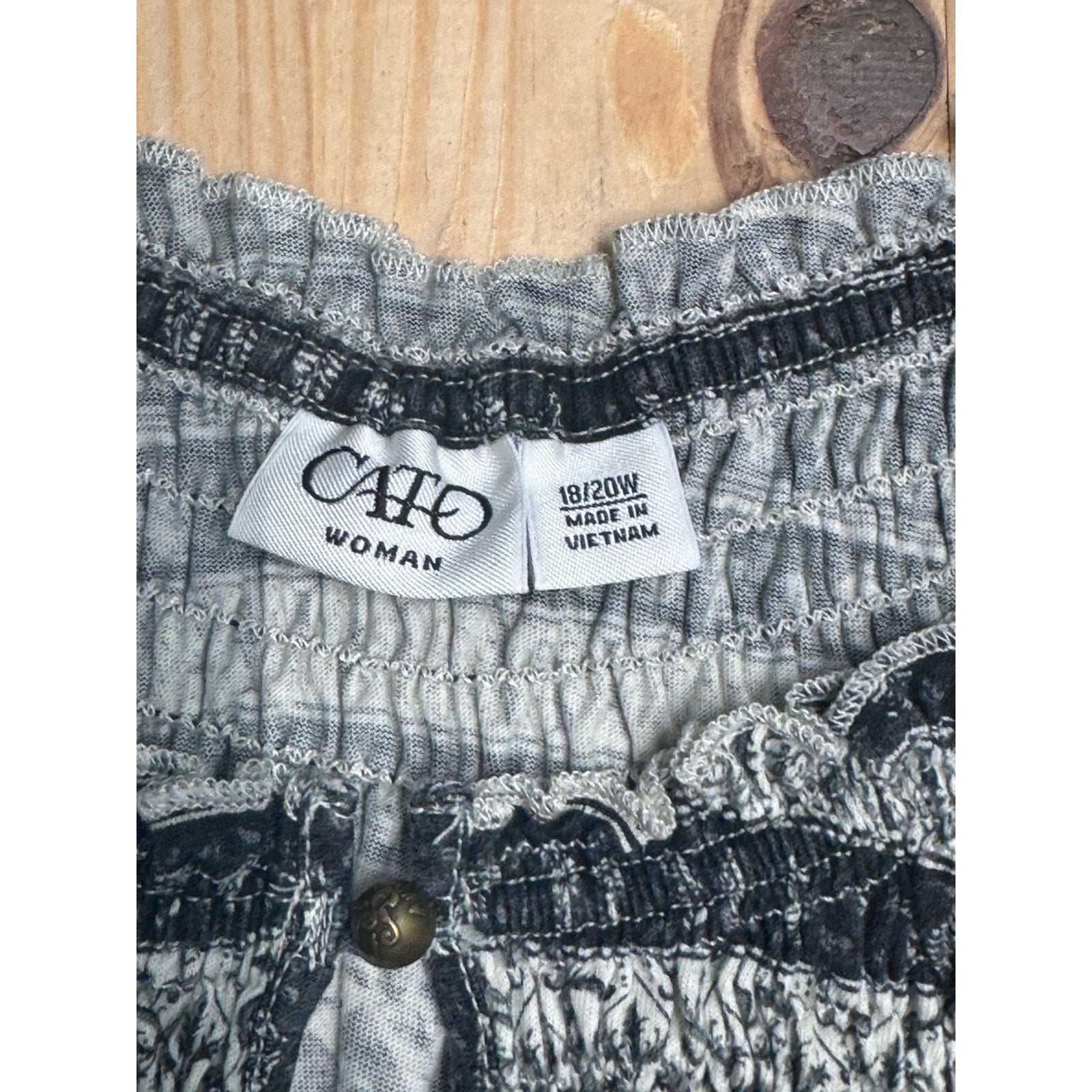 Cato Women’s Top Shirt Blouse Size 18/20 Black Short Sleeve Stretch Pullover