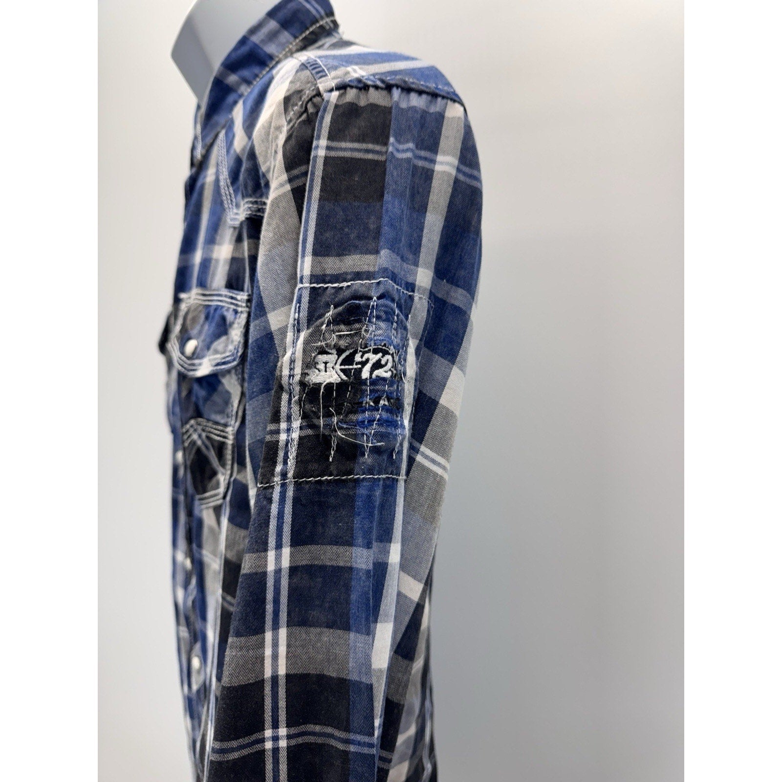 BKE ATHLETIC FIT PEARL SNAP LONG SLEEVE WESTERN SHIRT Men's Medium BLUE WHITE