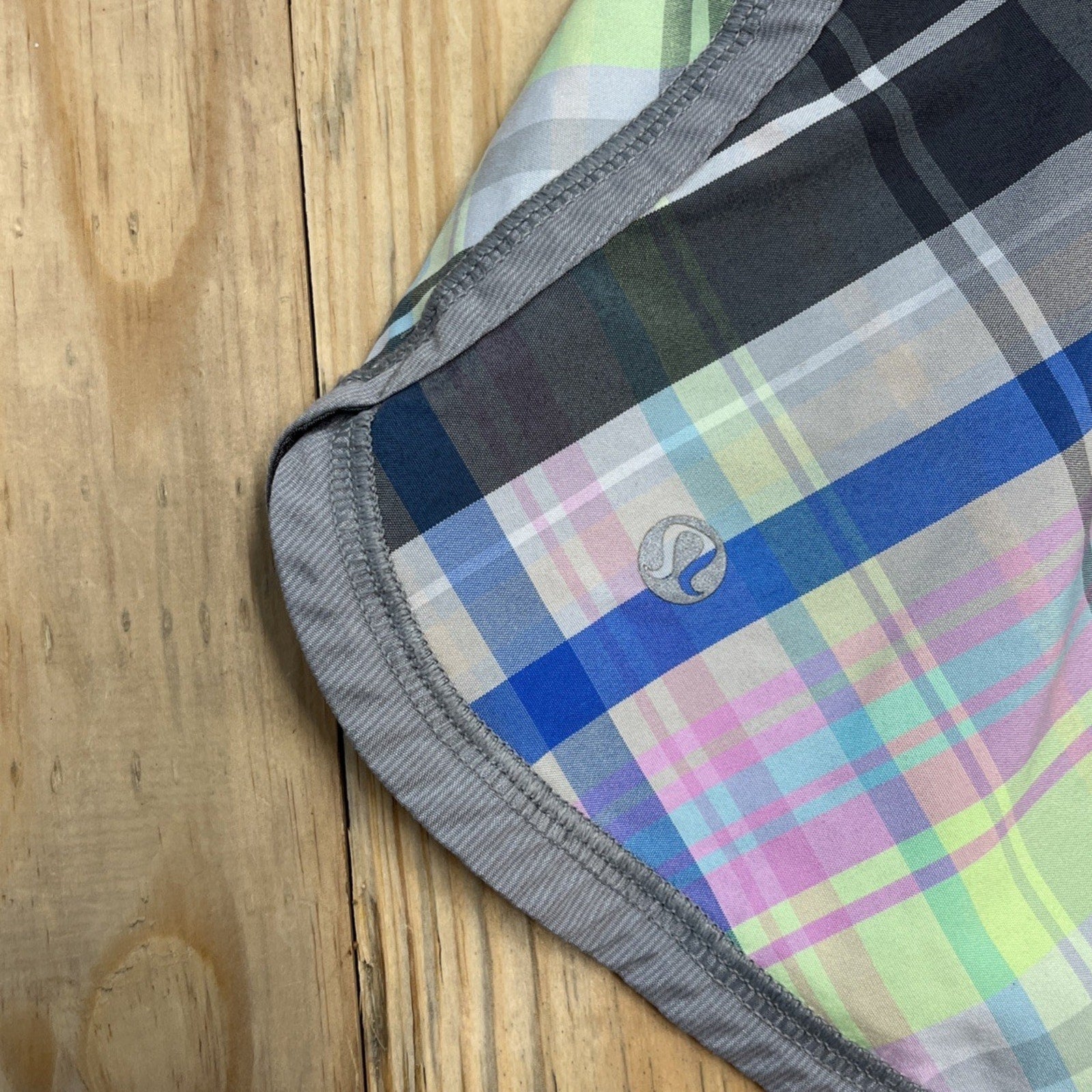 LULULEMON Run Speed Short Size 6 Rad Plaid Lullaby Reflective Ambient Gray