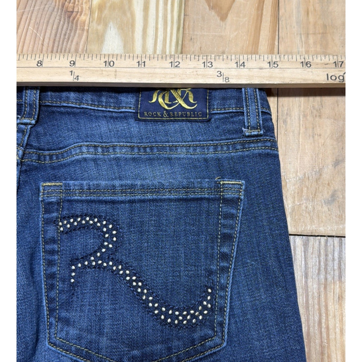 Rock & Republic Kasandra Mid Rise Bootcut Jean Embellished Jeans Size 8 Stretch