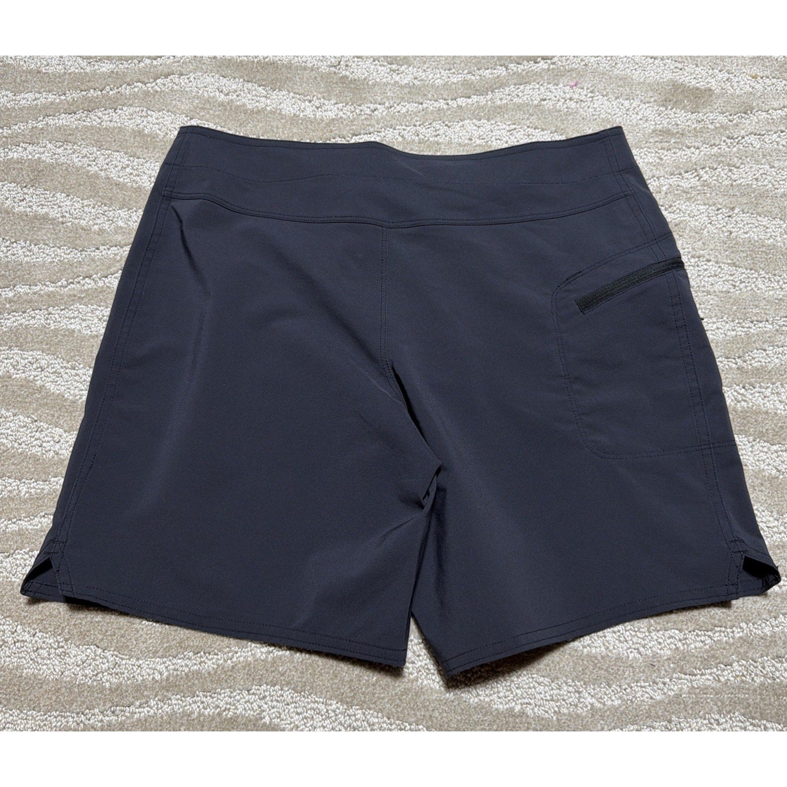 Patagonia Womens Stretch black Hydro peak Board- Mid Rise shorts sz 8