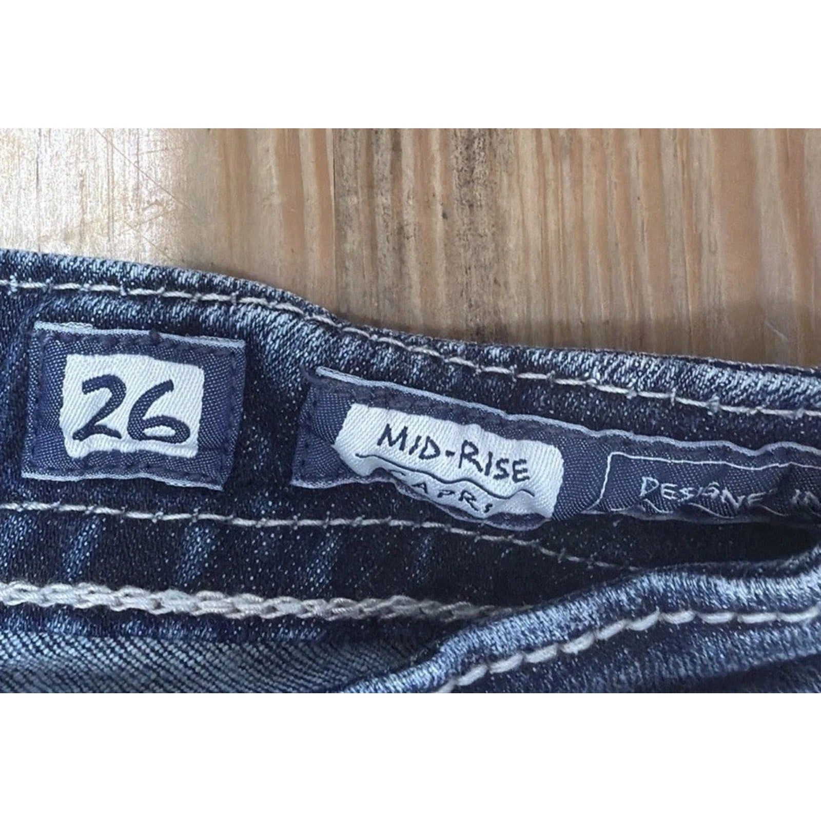 Miss Me Jeans Women's 26 Raw Hem Capri Mid-Rise Blue Stretch Denim