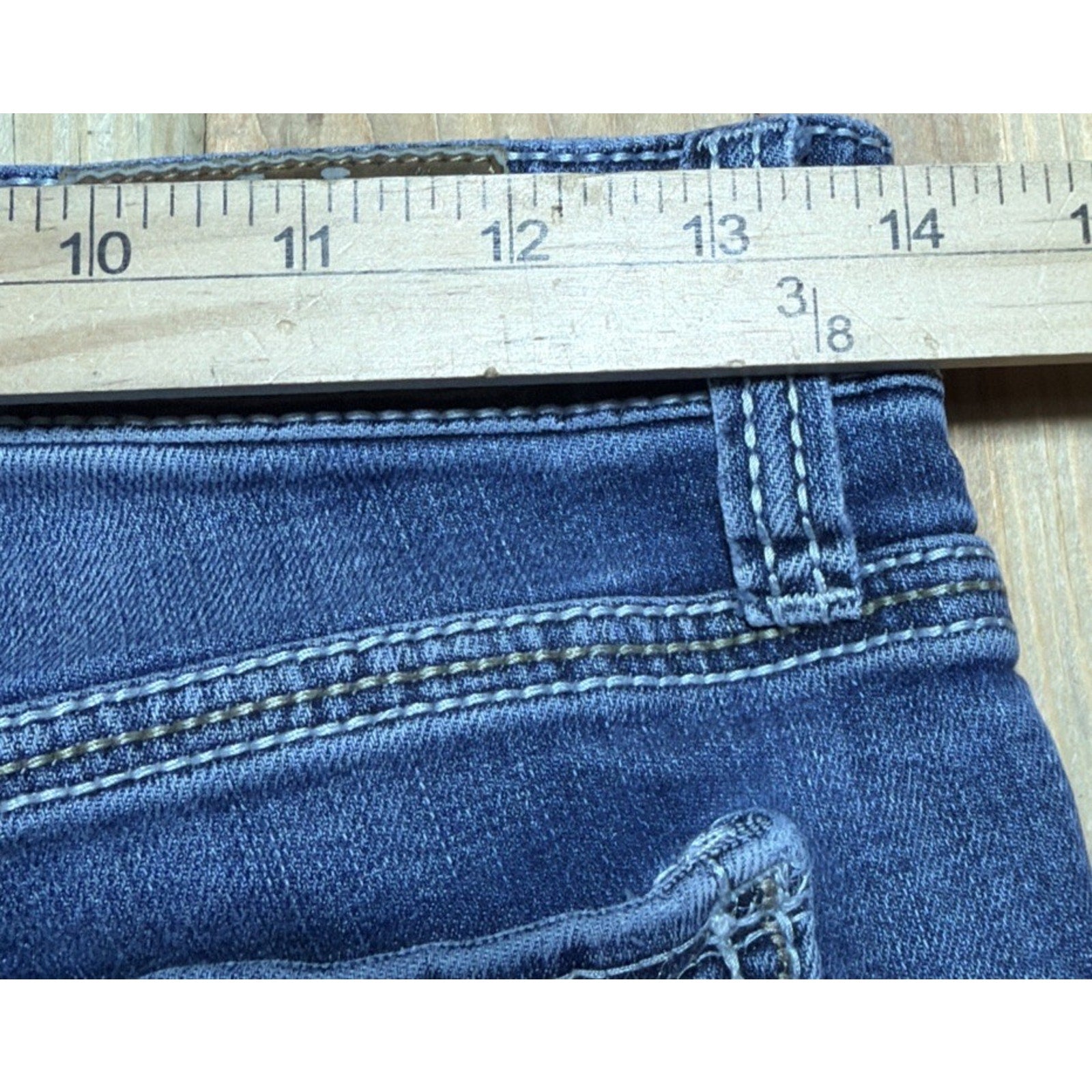 Daytrip Virgo Straight Jeans 27S Womens Signature Whiskering Blue Stretch Denim