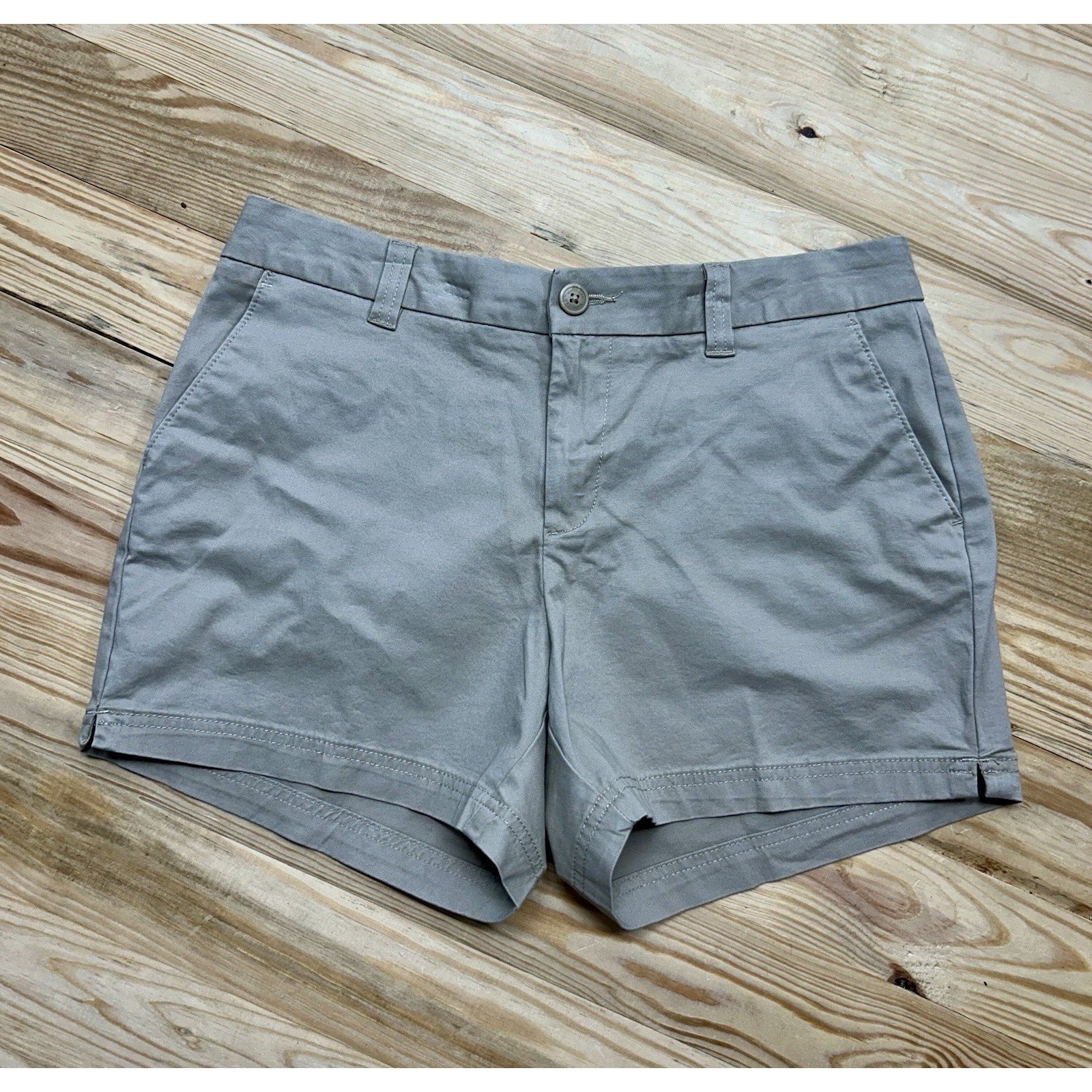 Womens Magellan Outdoors Happy Camper Shorts Size 8. New With Tags.