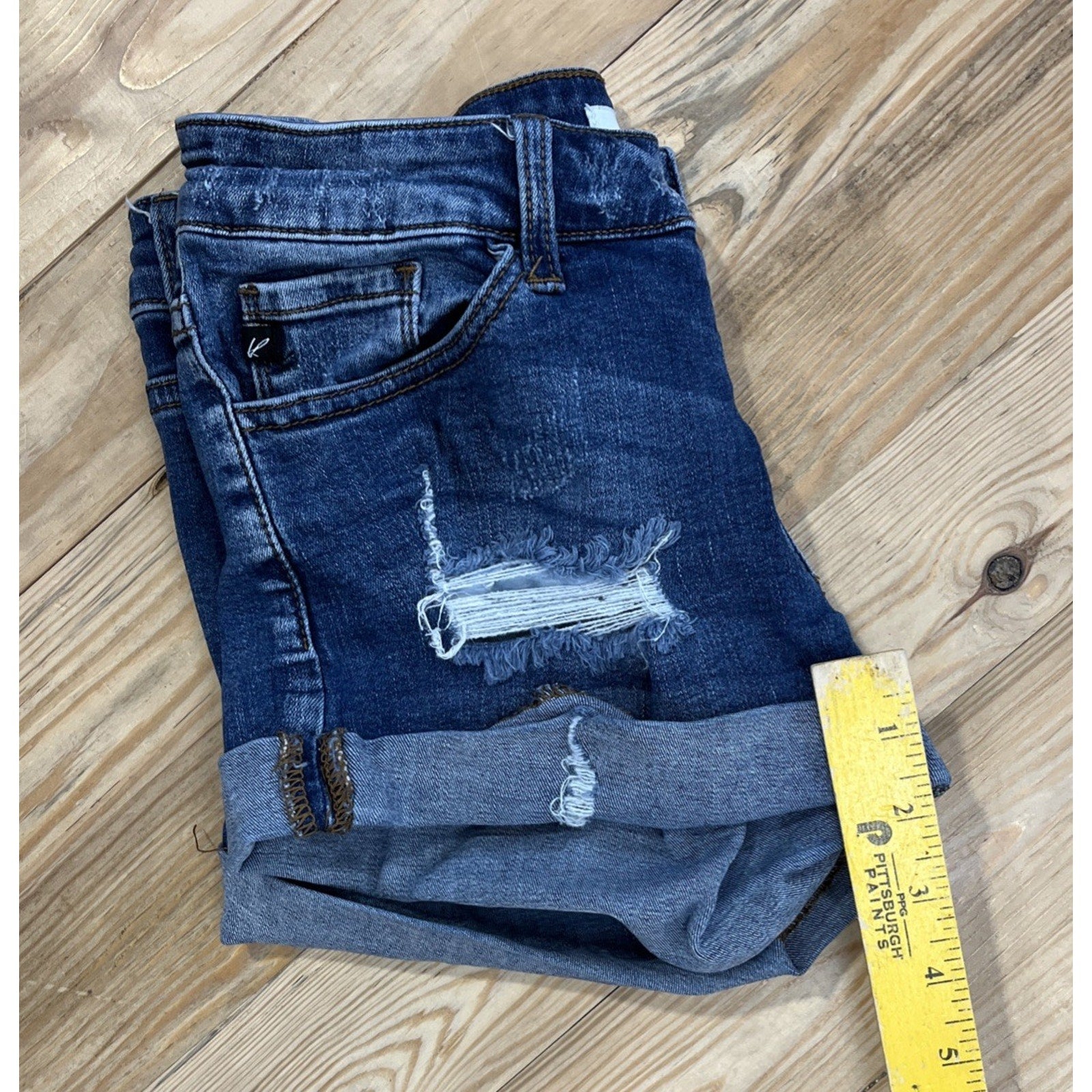 KanCan Distressed Cuffed Denim Booty Daisy Duke Jean Shorts - Women's W5 26