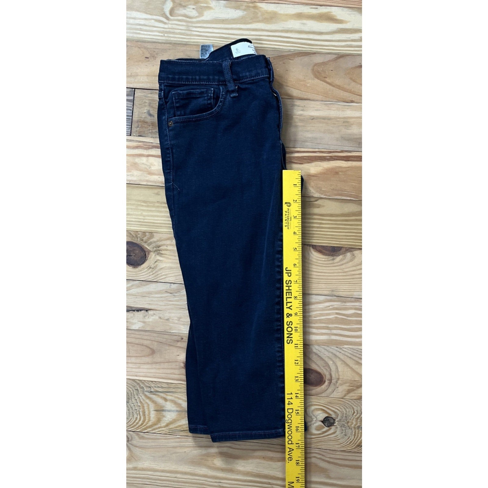 Abercrombie & Fitch Perfect stretch denim capri size 6