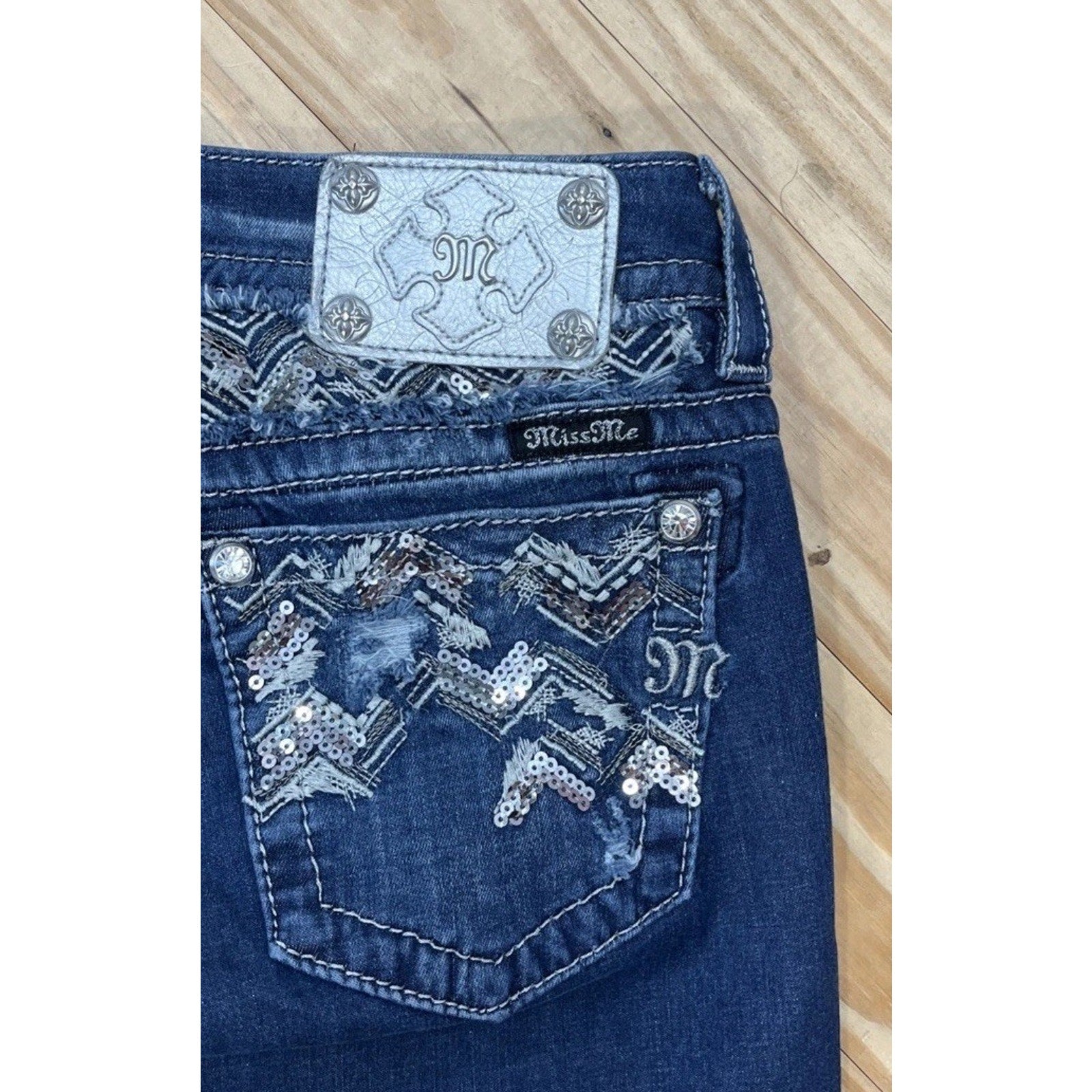 Miss Me Signature Ankle Skinny Low Rise Jeweled Pocket Embellished Jeans size 27