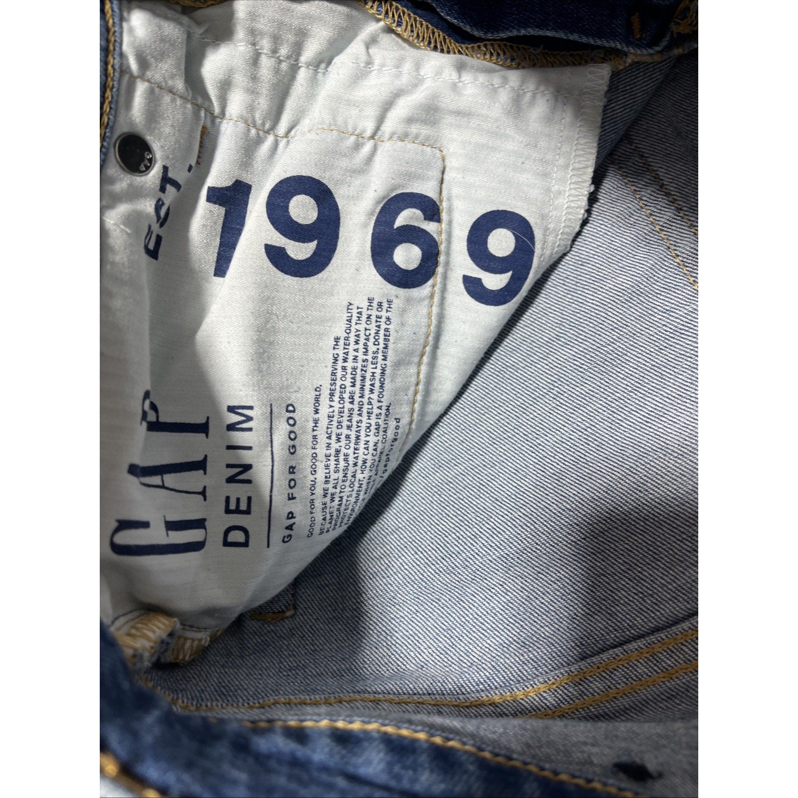 GAP women’s size 10/30 high rise Raw Hem Distressed cigarette jeans
