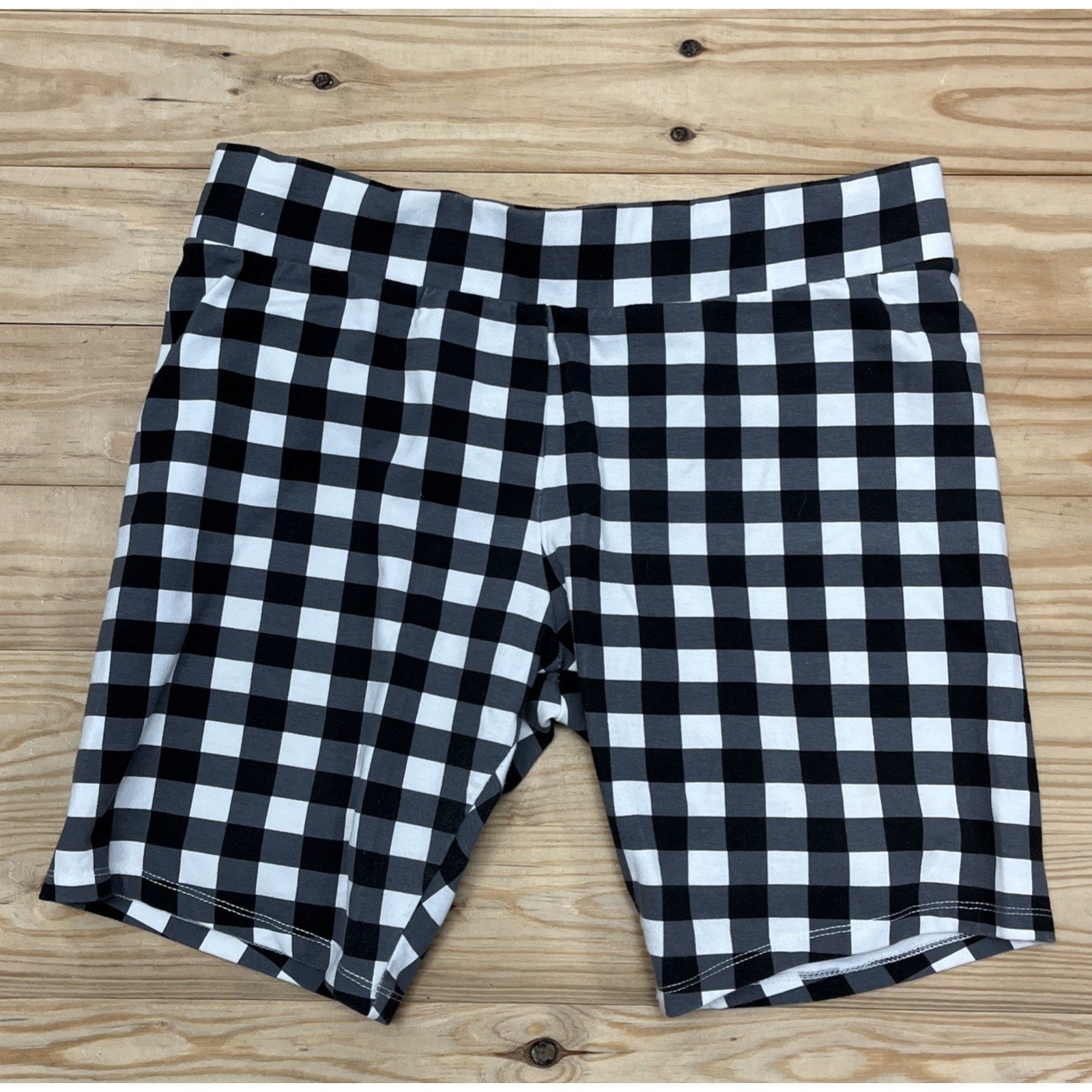 Cato Black Check Stretch Bermuda Pull On Shorts Size Medium