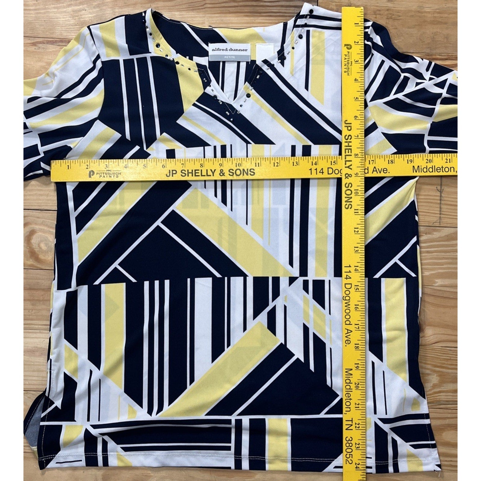 Alfred Dunner Women’s Blue and Yellow Triangle Striped Design V Neck Lace 3/4 PS