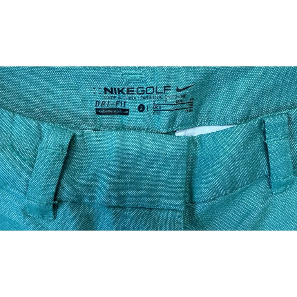 Nike Golf Shorts Women’s 2 DRI-FIT Green W Clasp And Button Waist Swoosh Pocket.