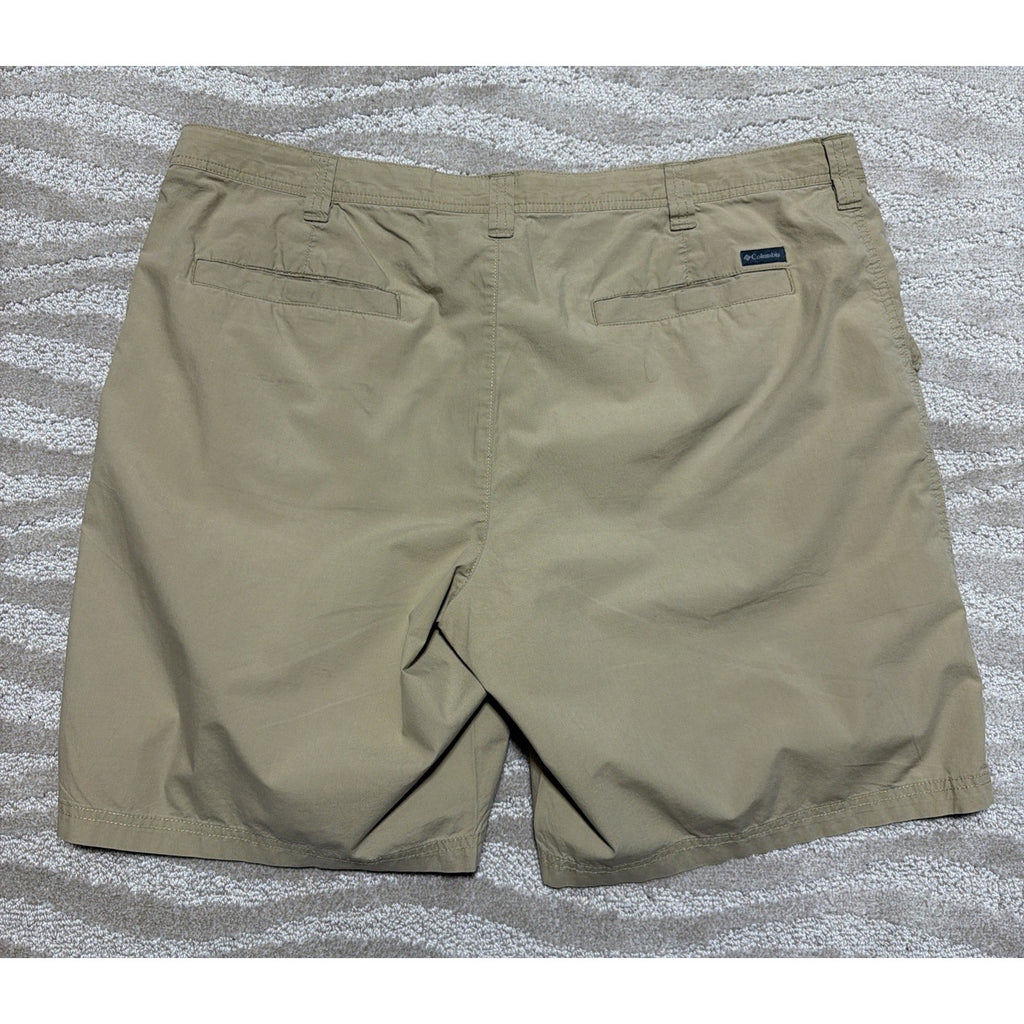 Columbia Men's Trail Shorts XM4805 Beige Flat Front 10" Mid Rise Size 42