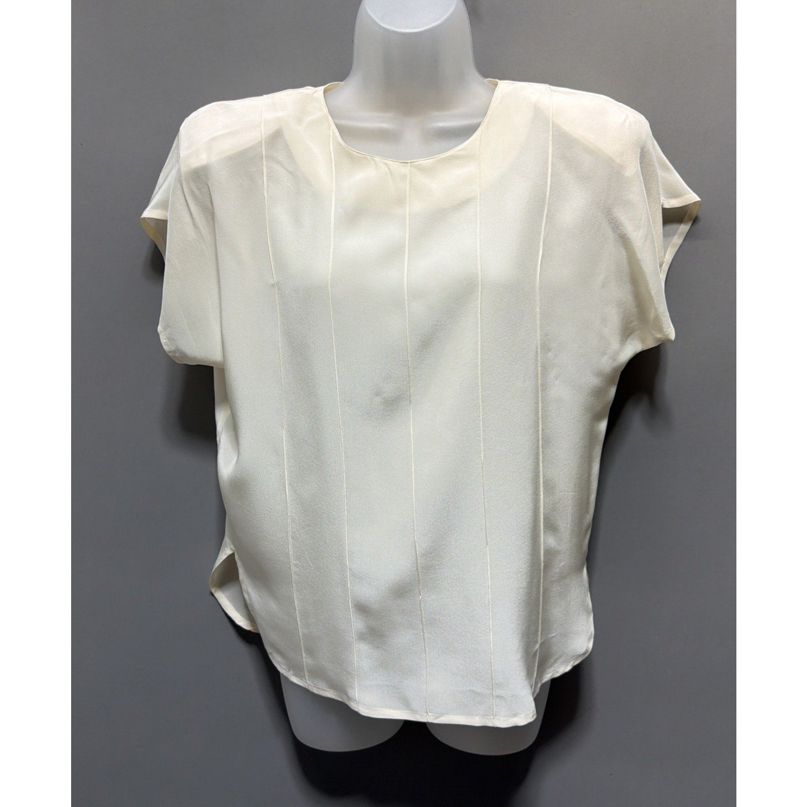 Sophisticates by Jonathan Martin Women M Blouse Top Short Sleeve Ivory 100% Silk