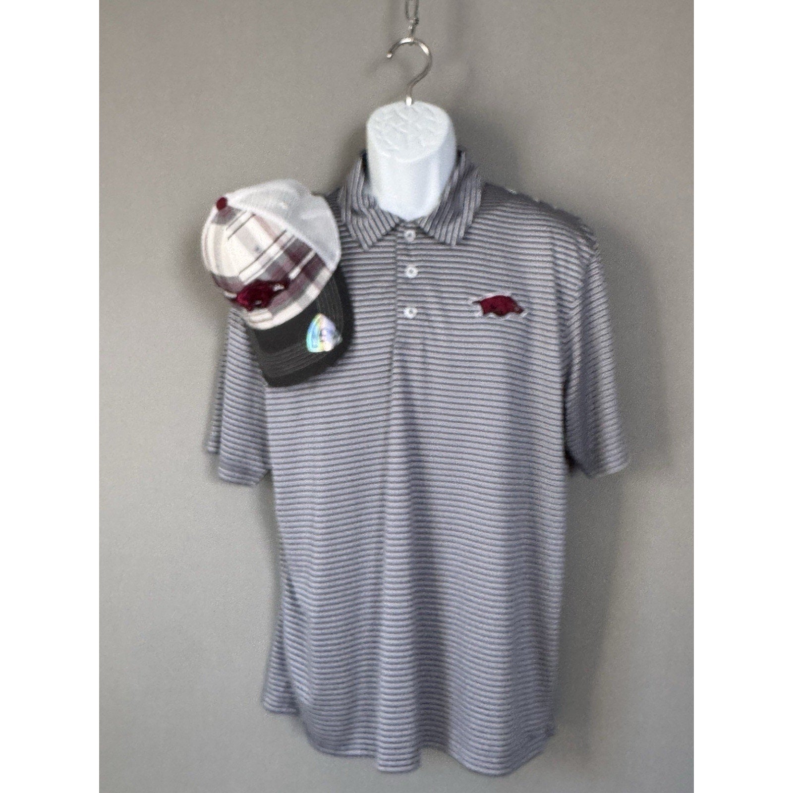 Arkansas Razorbacks Polo L + Hat Top Of The World Russell NCAA Bundle Men’s L