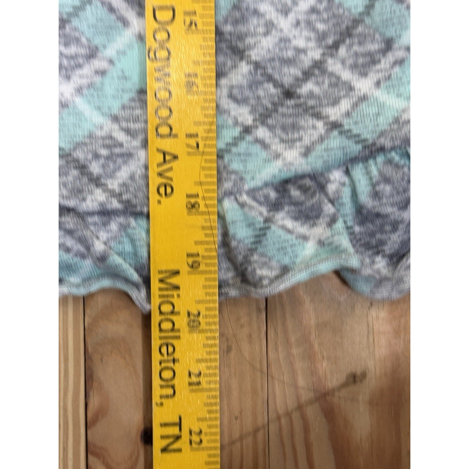 PJ Couture Woman's Extra Soft Gray Green Plaid Sleeveless Top Medium