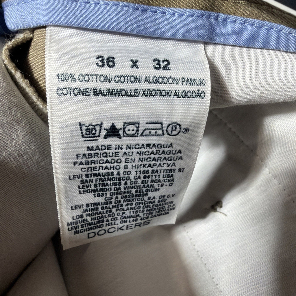 Dockers D3 Signature Khaki Pants Mens 36x32 Classic Fit Pleated Tan NWT Cotton