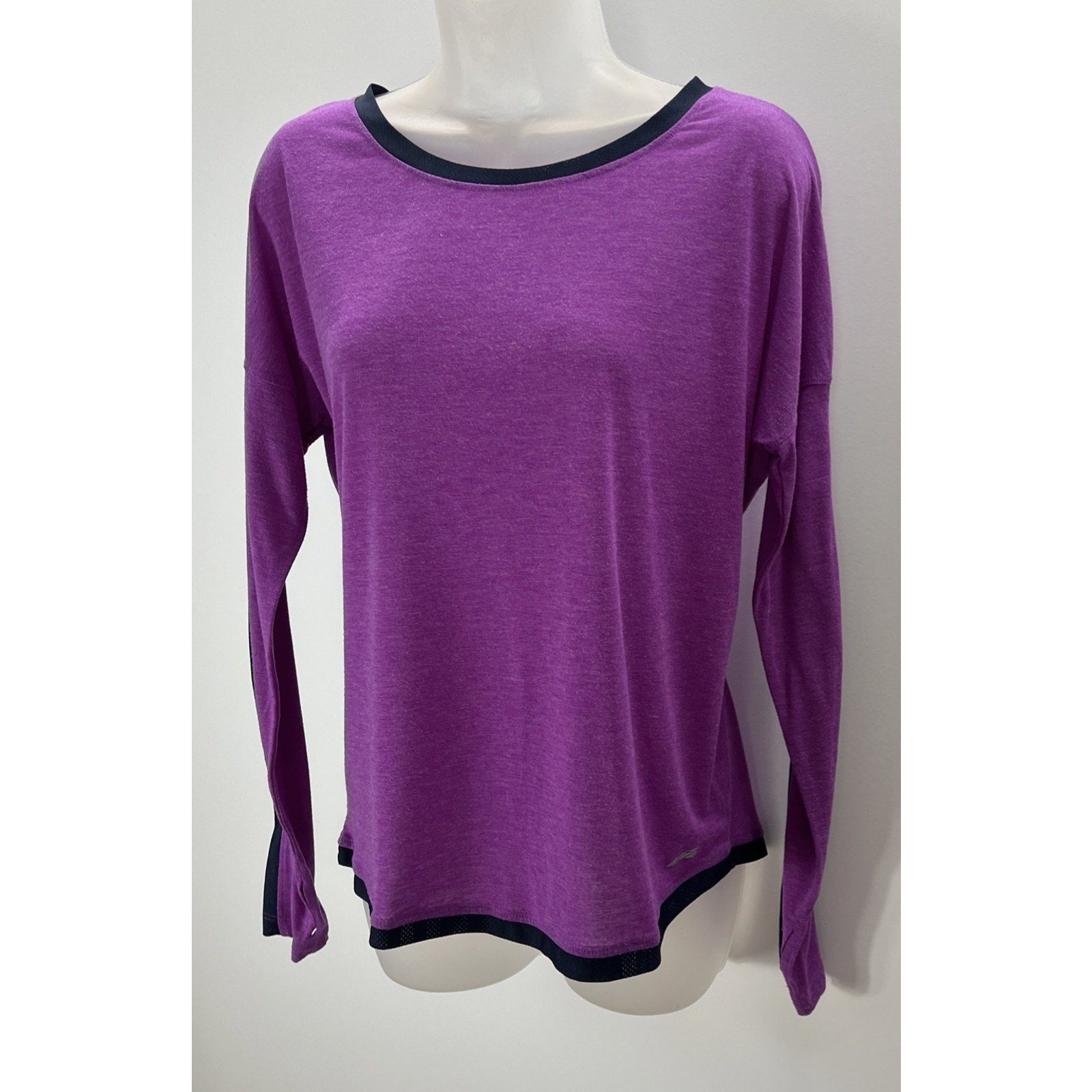 AVIA Estilo Shirt Thumb Hole Stretch Athletic LongSleeve Women M