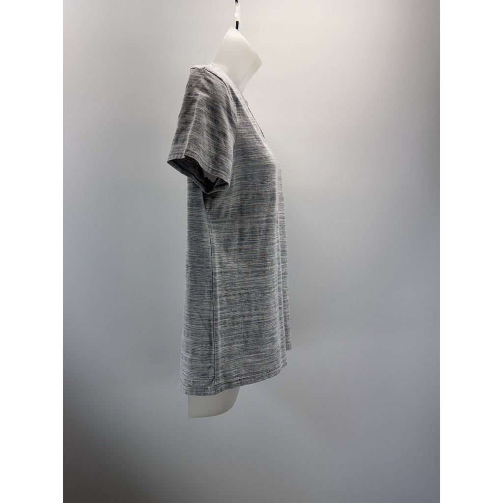 Croft & Barrow Classic Tee V-neck Gray T-Shirt Women’s M