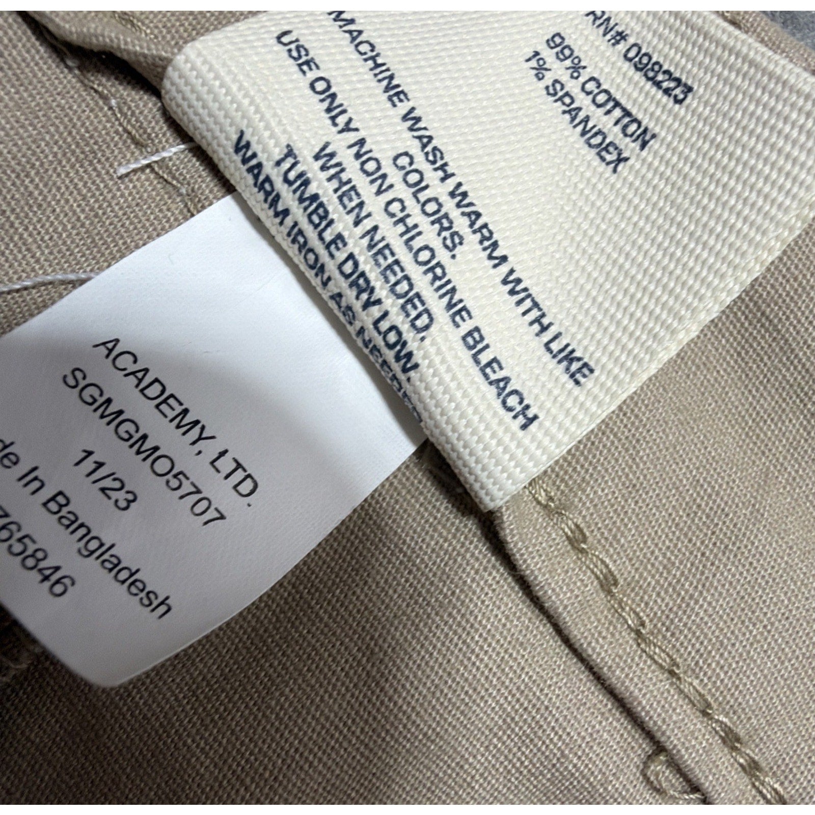 Magellan Outdoors Shorts Men 42W Khaki Flat Front Chino NWT Outdoor Casual Golf