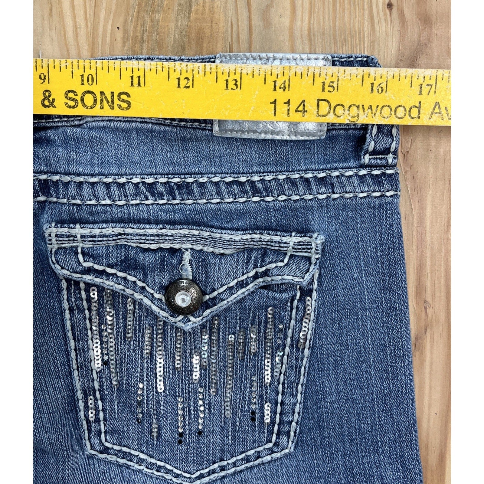 Maurices Blue Embellished Pocket Capri Jeans Womens 11 12 Stretch Mid Rise Denim