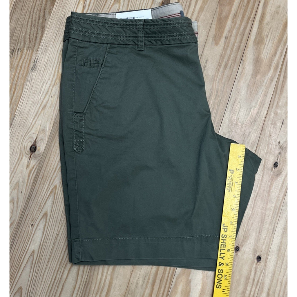 NWT Natural Reflections Women's Dusty Olive Cotton/Spandex Chino Shorts size 18