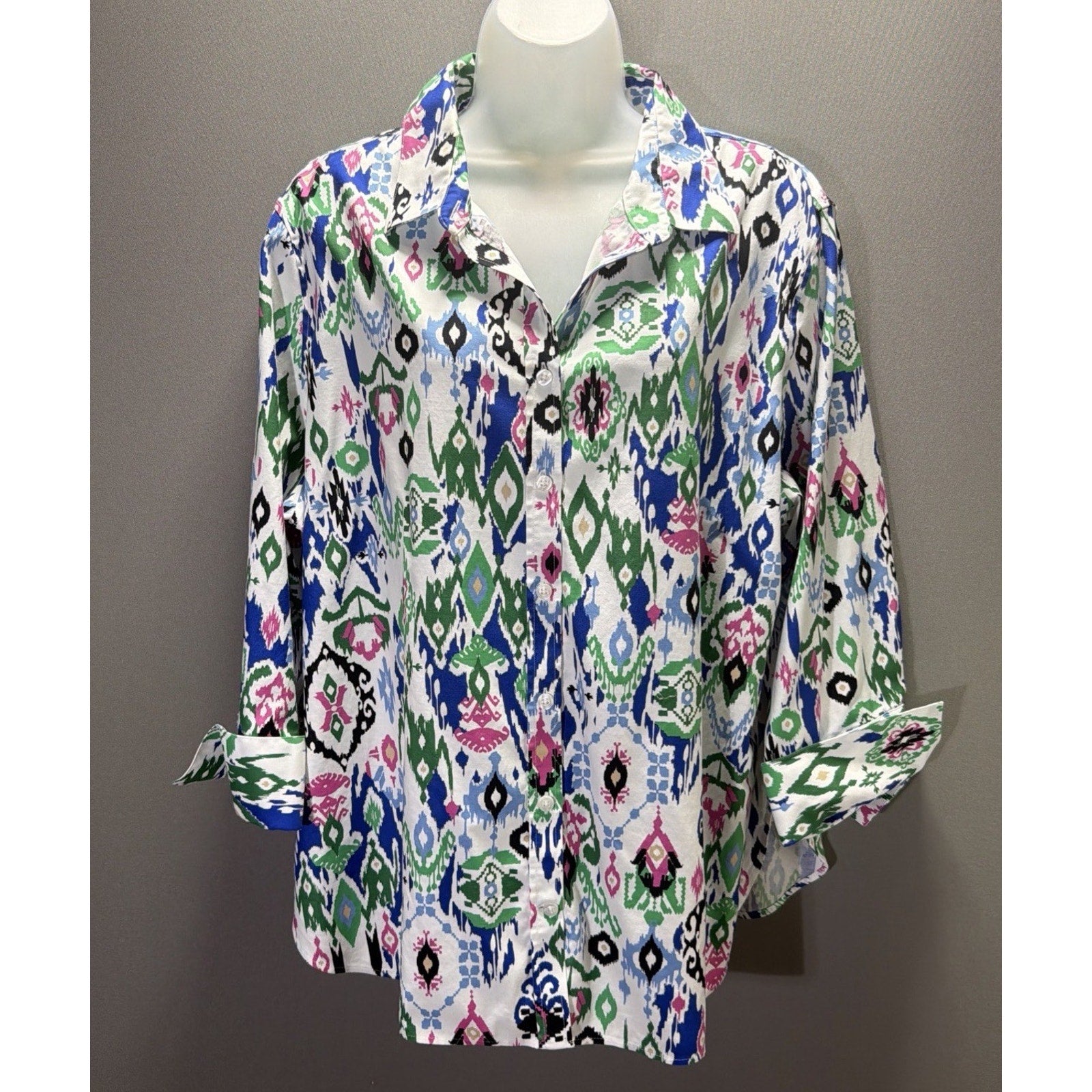 Chico’s No Iron Stretch Aztec Multi Color Button Front Top Size 4 Plus Size 20