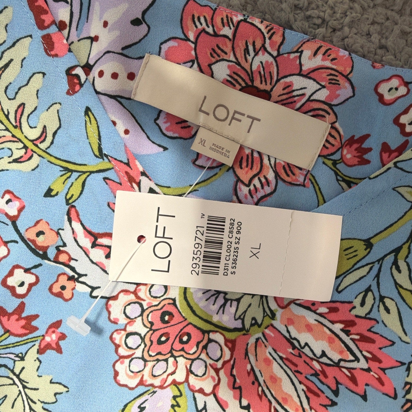 Loft Short Sleeve Light Blue Floral V-Neck Boho Blouse Size XL New With tags