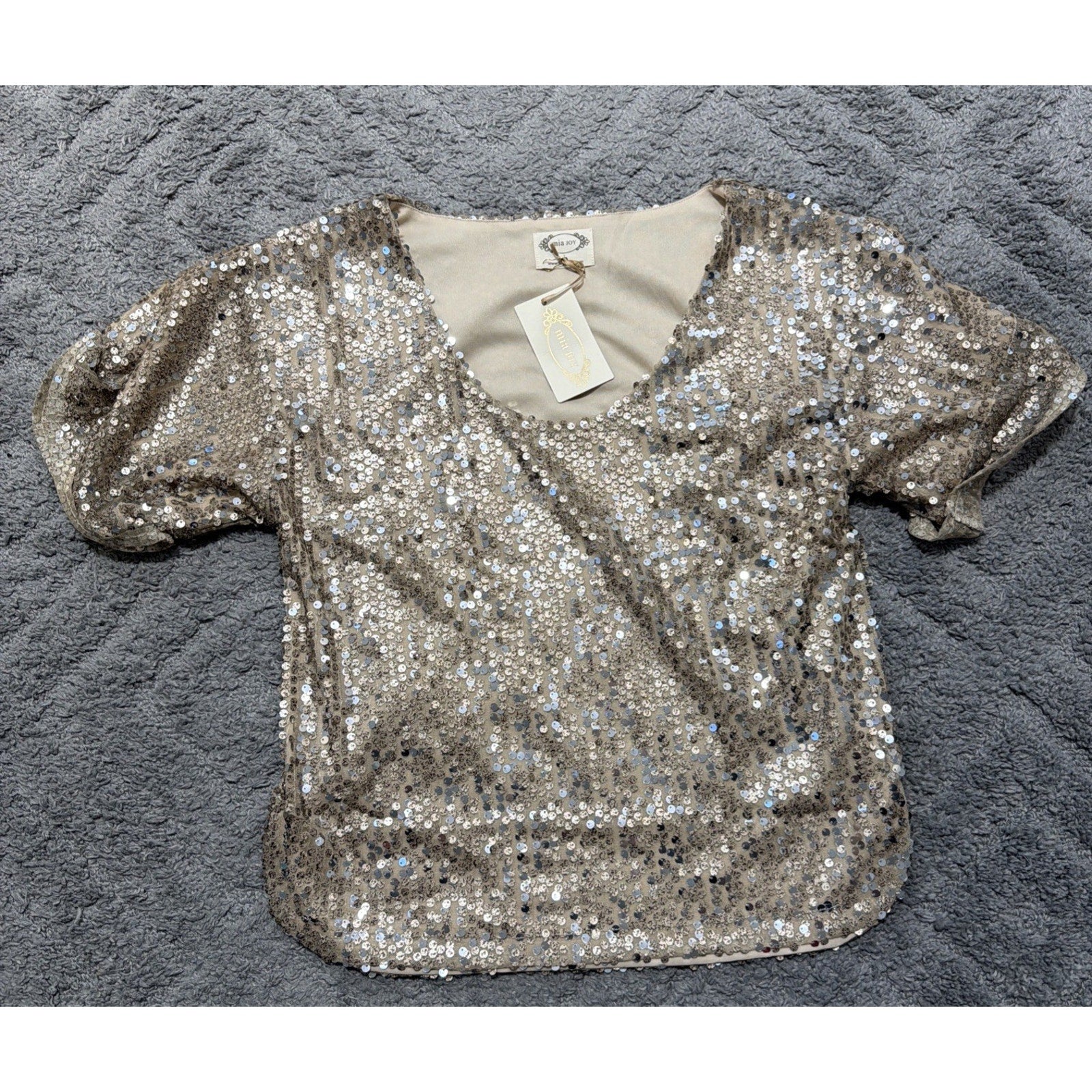 Mia Joy by Joyfolie Jaycee Sequin Top Women Large Gold Blouse Shirt NWT Sparkle