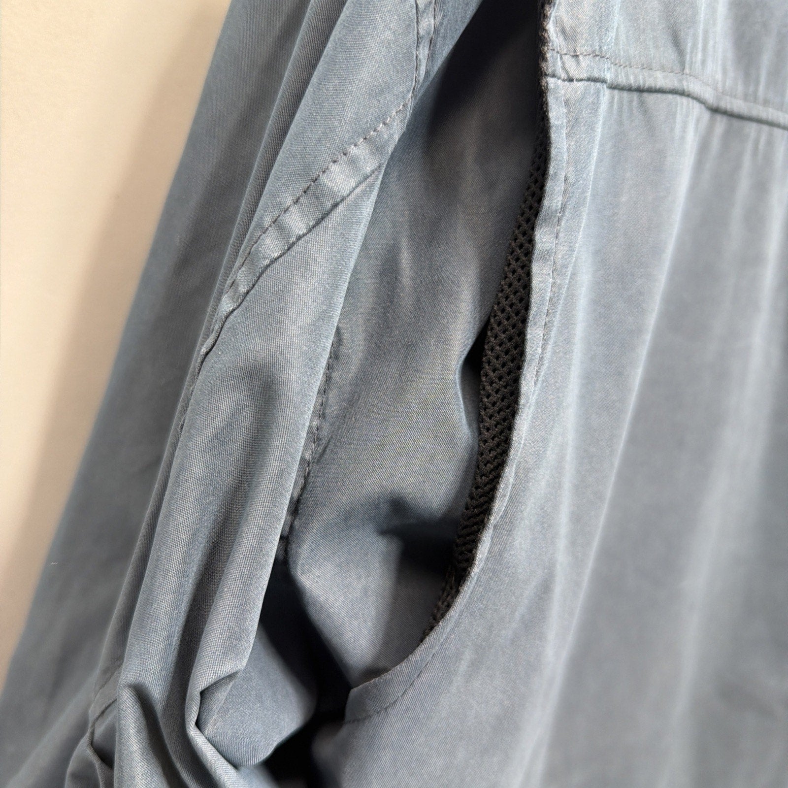 Vintage izod Bomber Jacket Blue Large Zip Vented Back Men’s Mesh Lined