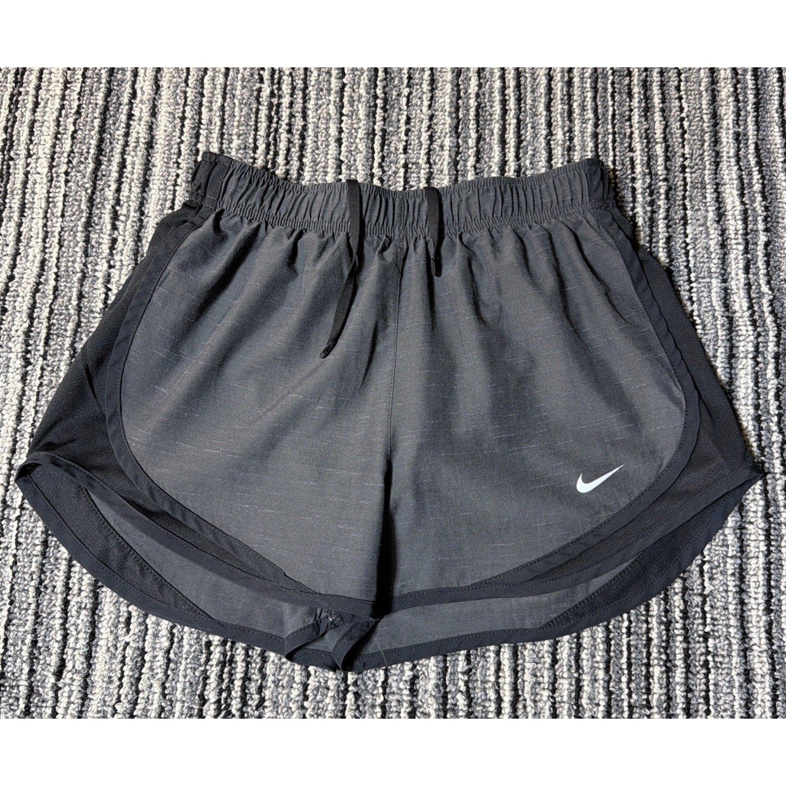 Nike Tempo Shorts Womens Gray & Black Running Shorts Elastic Waist Small 2.5"