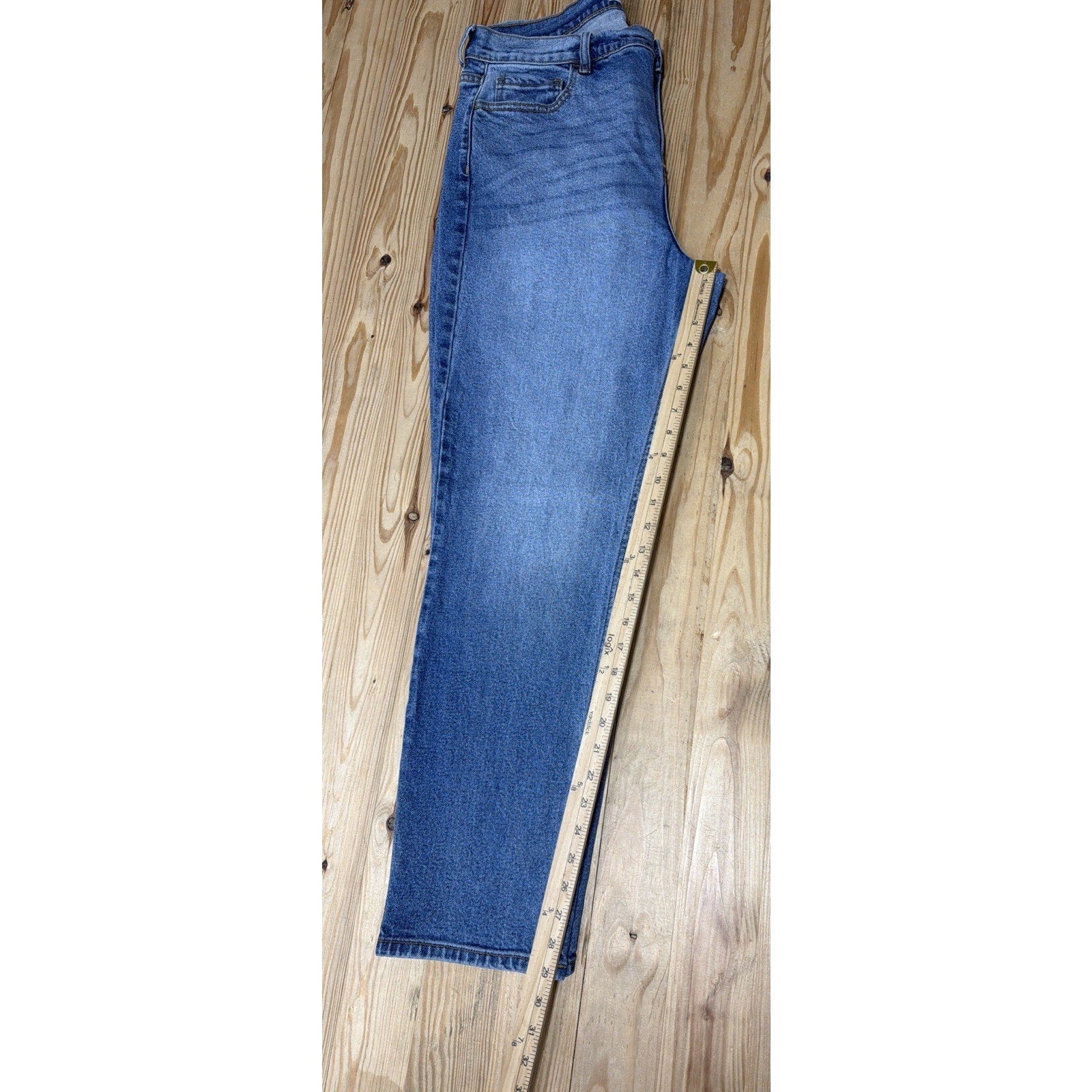 Ms. Cello High Rise Mom Jeans Med Wash 5 Pocket Size 1X 34x29