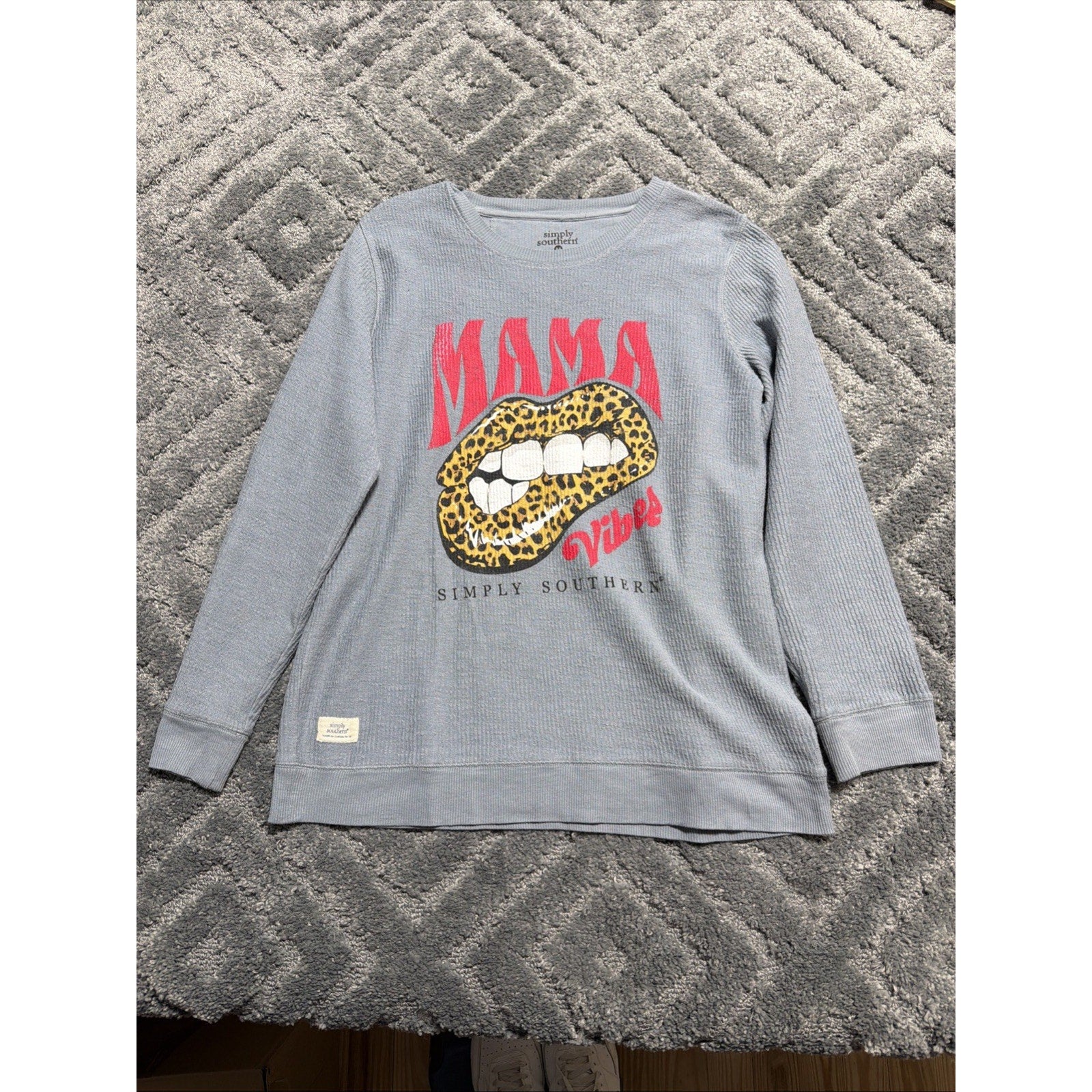 Simply Southern Sweater Womens Size M Gray Long Sleeve Thermal Mama Vibes