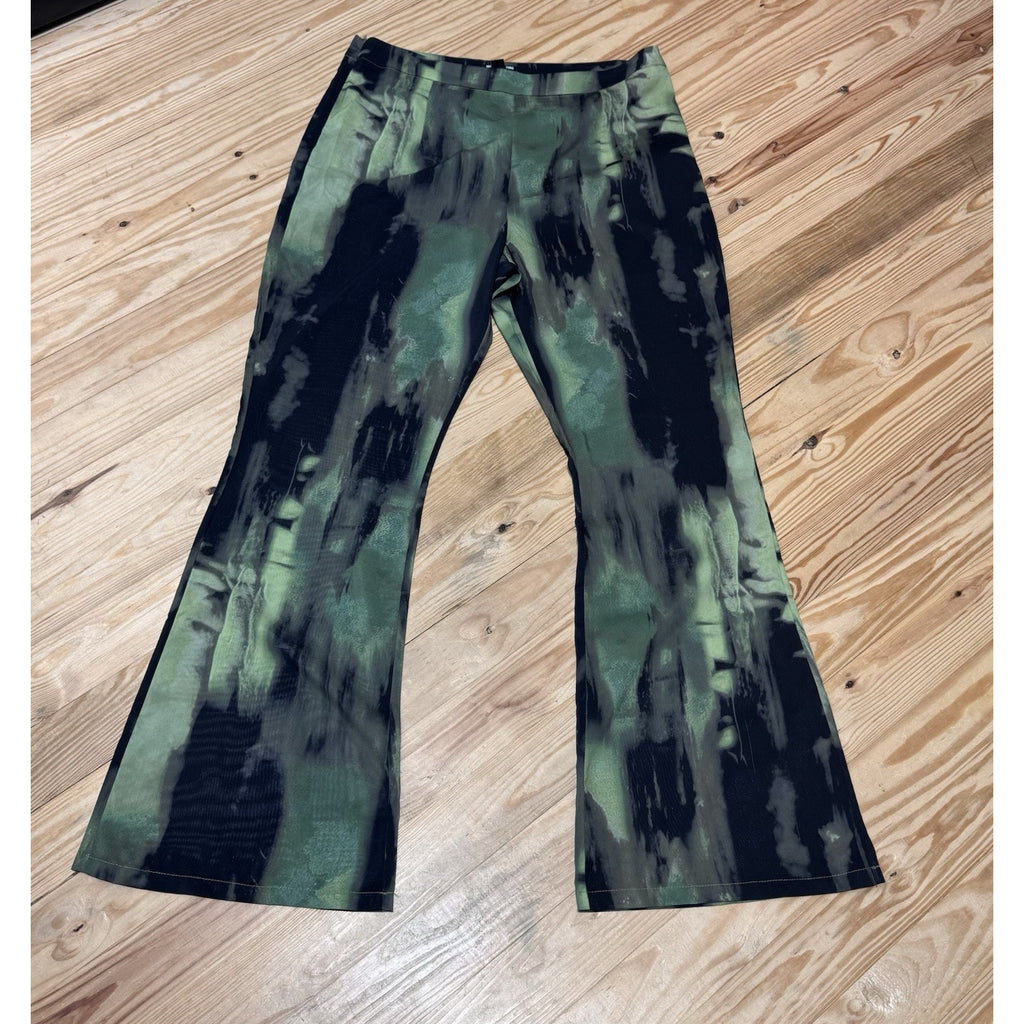PRETTY LITTLE THING Plus Green Grunge Print Chiffon Flare Pants SIZE 12