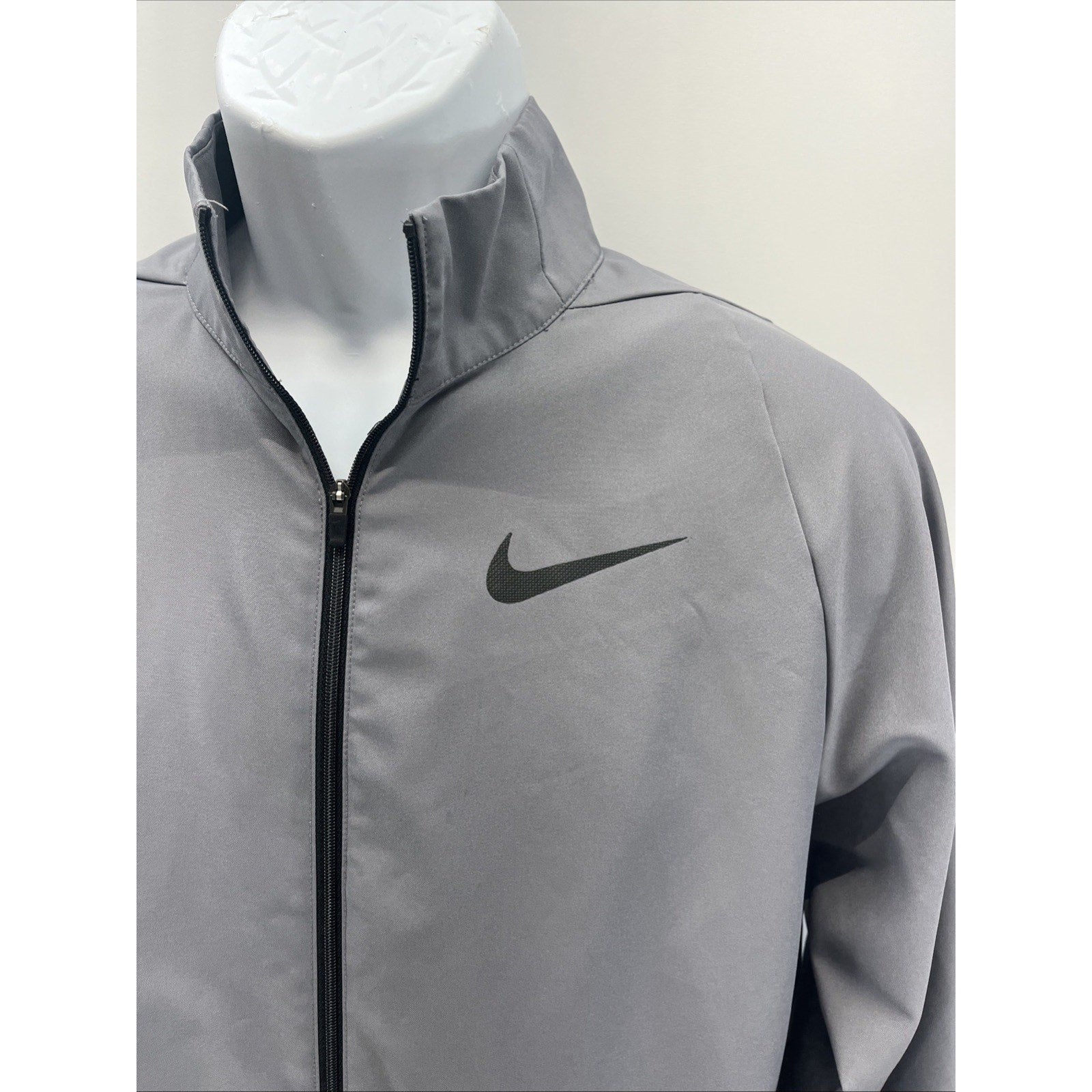 Nike Totality Jacket Men's Small Gray Black Full Zip Dri Fit Track