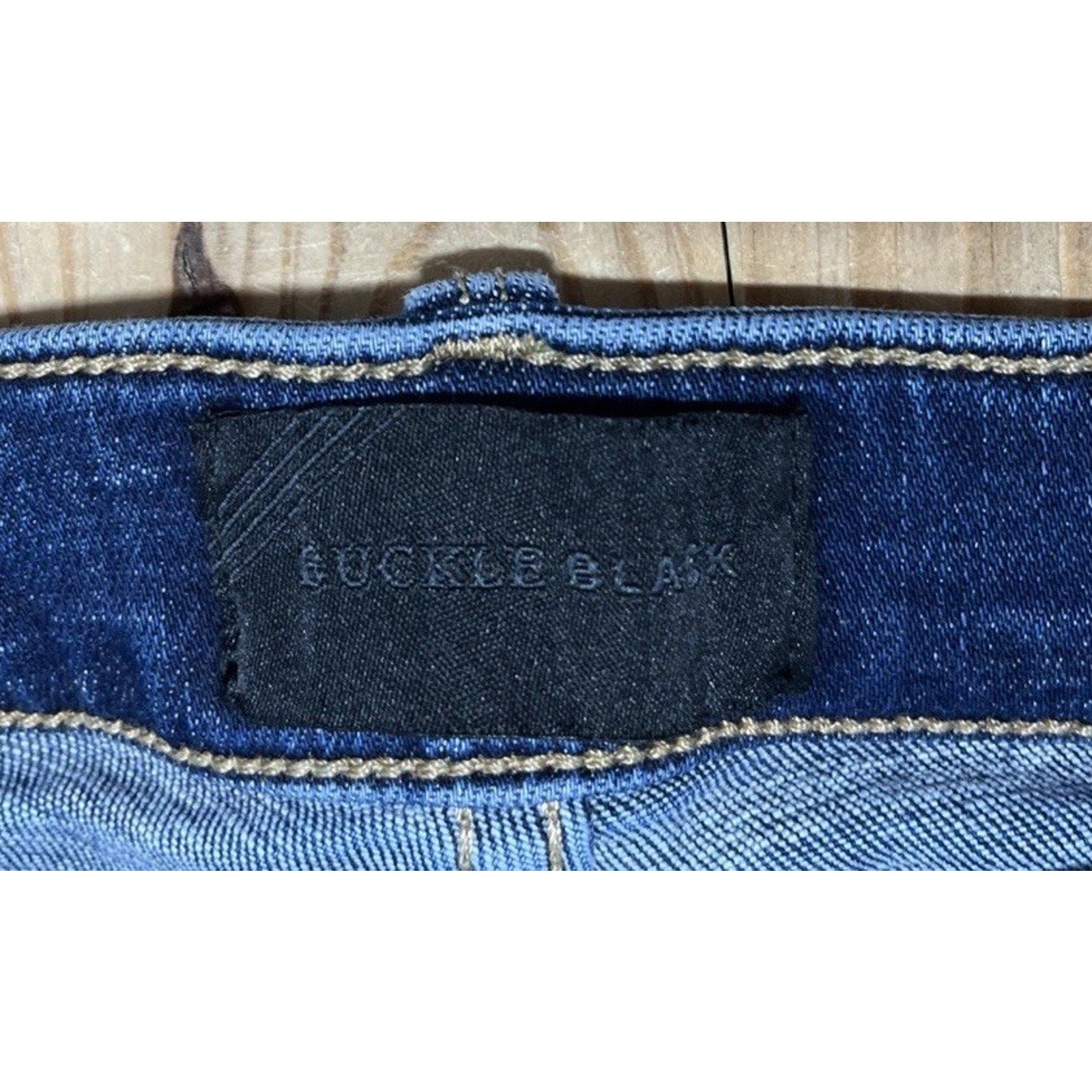 Buckle Black Women's Sz 26x34 Fit No. 53 Straight Leg Blue Denim Jeans Stretch