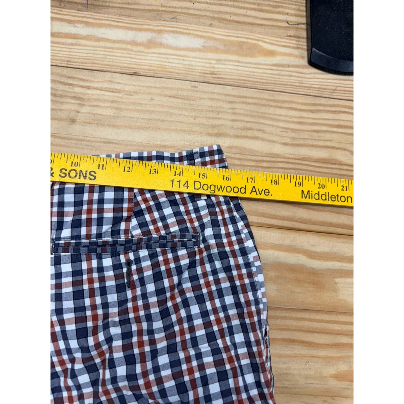 J. Crew Mens Knee Length Shorts Sz 31 Plaid Flat Front Zip Fly Midrise