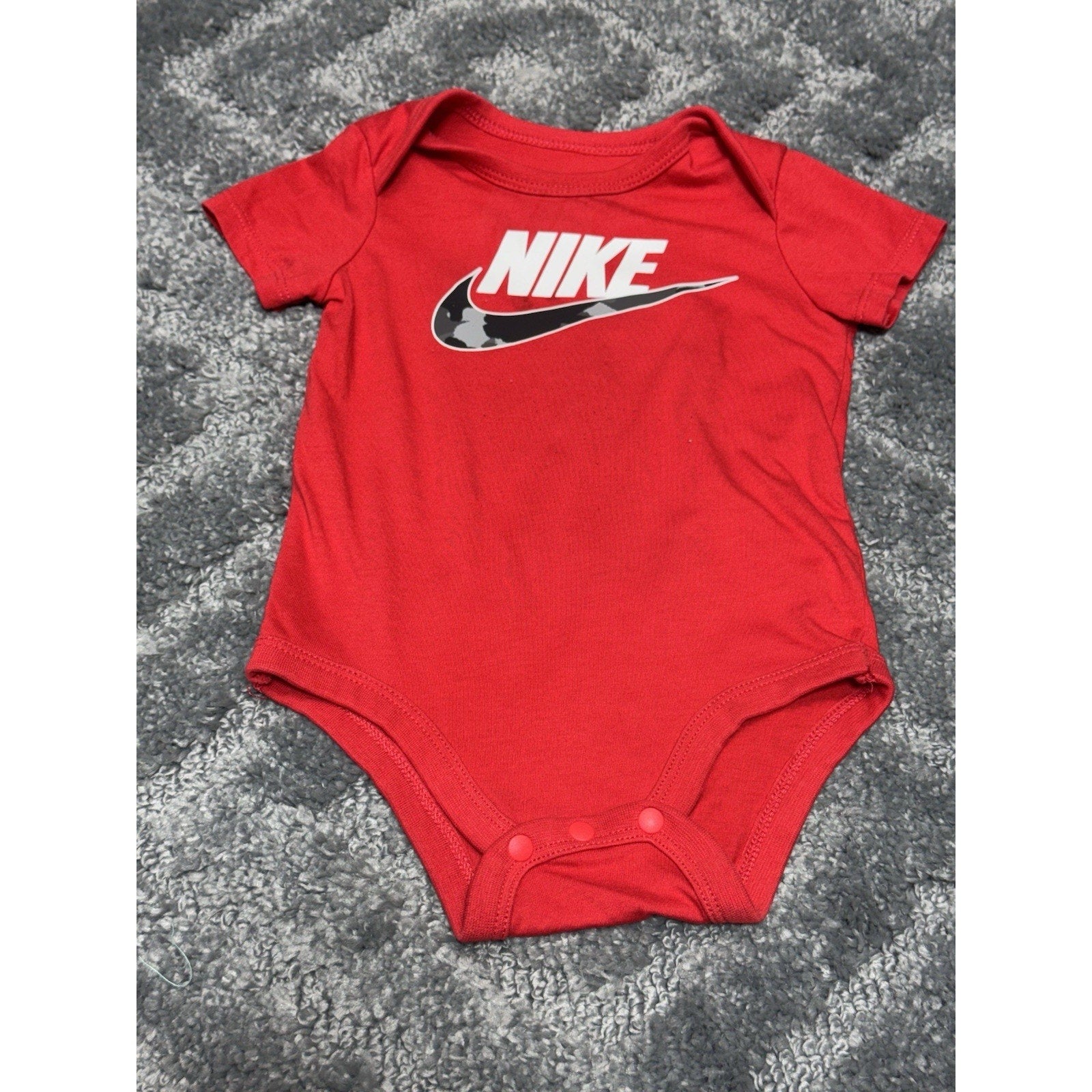 Infant Nike T Shirt One Piece Red Logo Snaps 6 Months