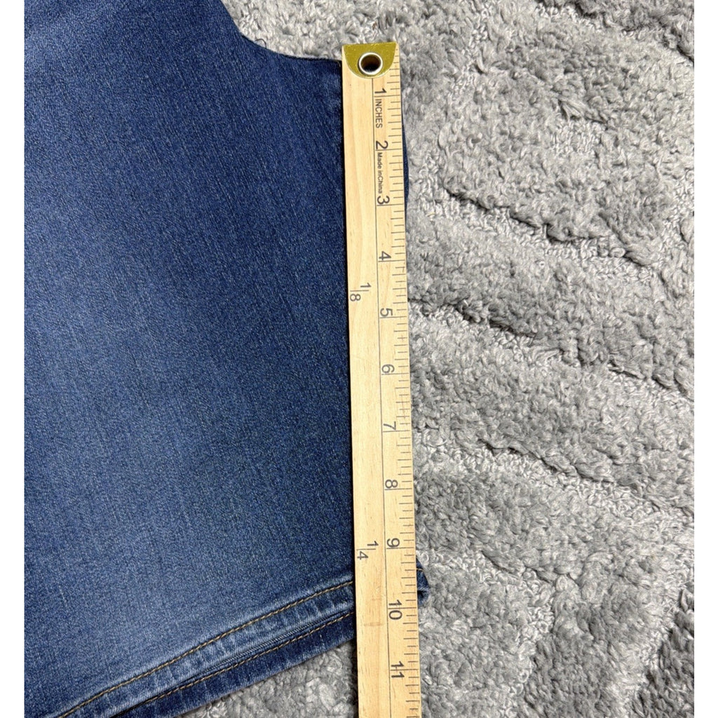 New Levi's Shaping Bermuda Denim Jean Shorts Mid Rise Stretch Womens Size 34