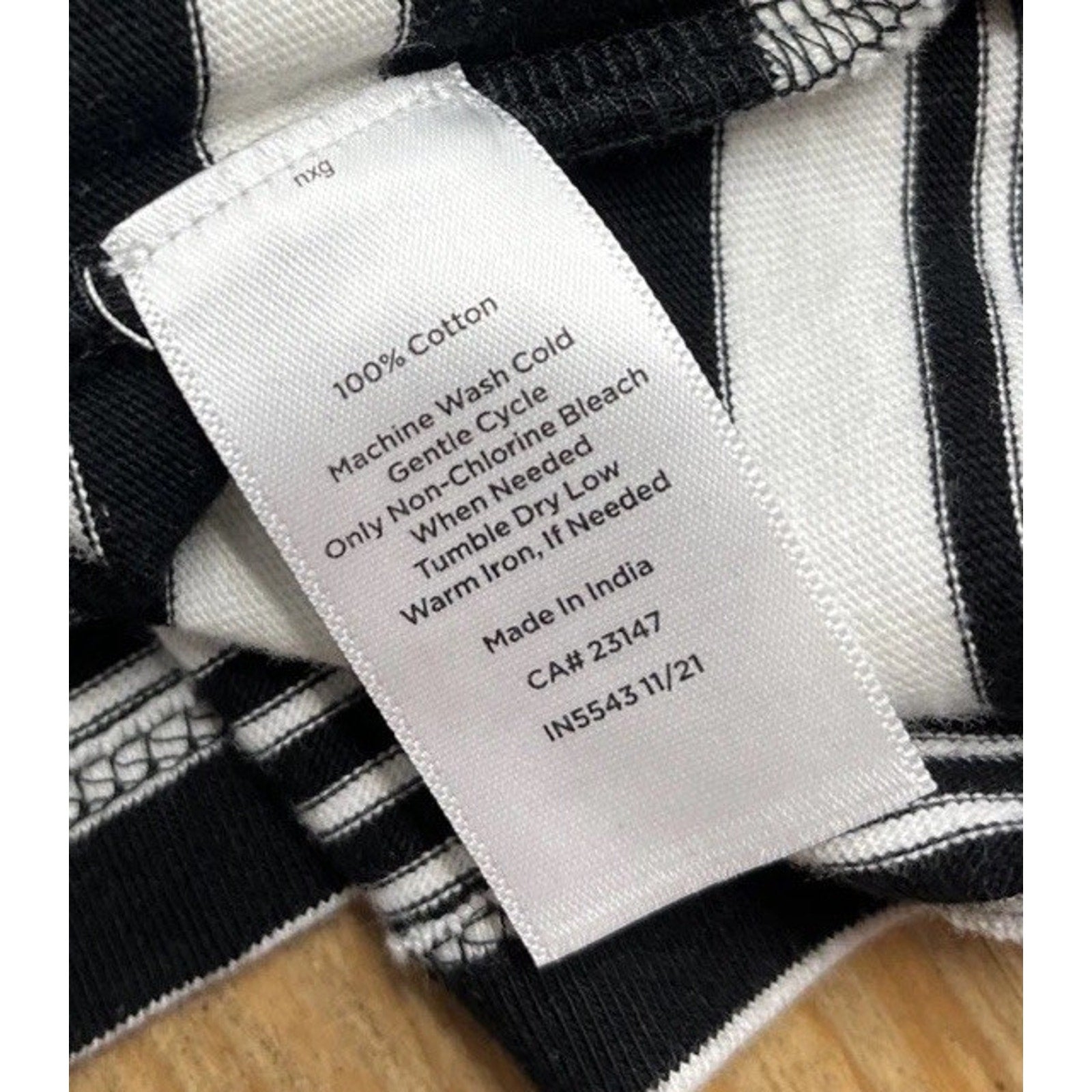 Talbots 2X Black and White Square Neck Knit Top