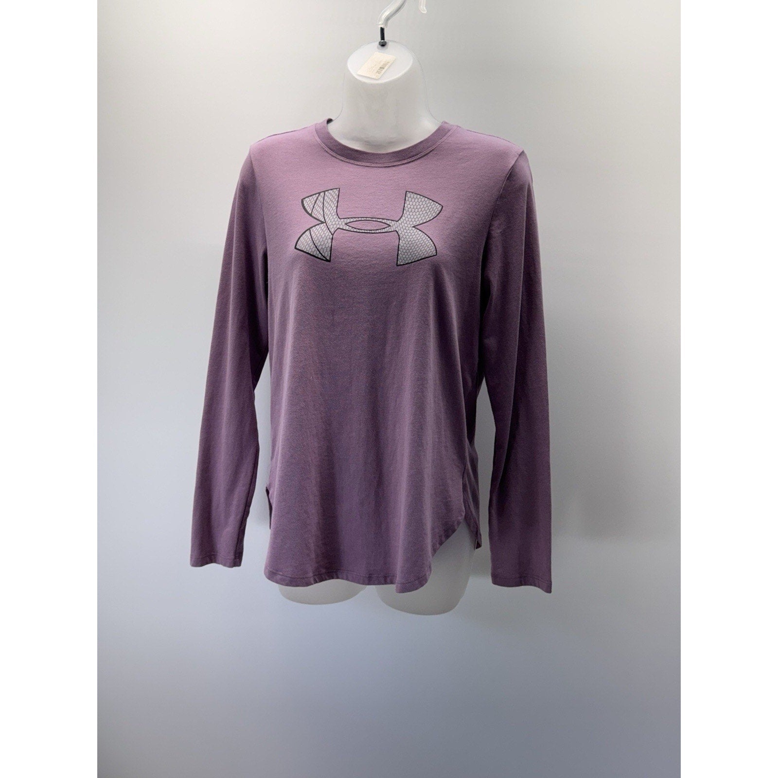 Under Armour Purple Graphic Big Logo Long Sleeve Top Women’s Size Medium