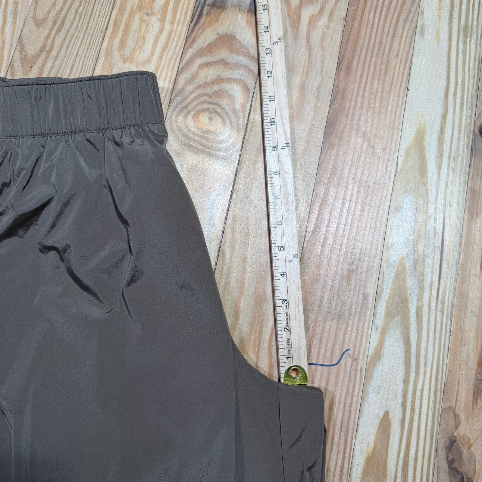 Athleta Women’s M Taupe Parachute Pants Wide Leg Drawstring Hem Zip Pockets