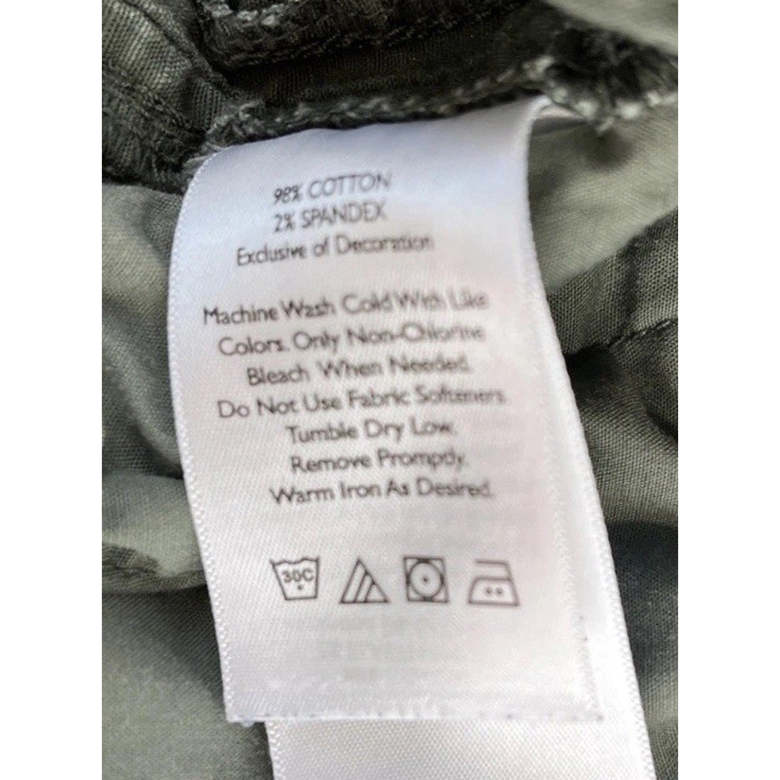 Eddie Bauer Crop Green Camo Slightly Curvy Roll Up Pants Women's Size 14