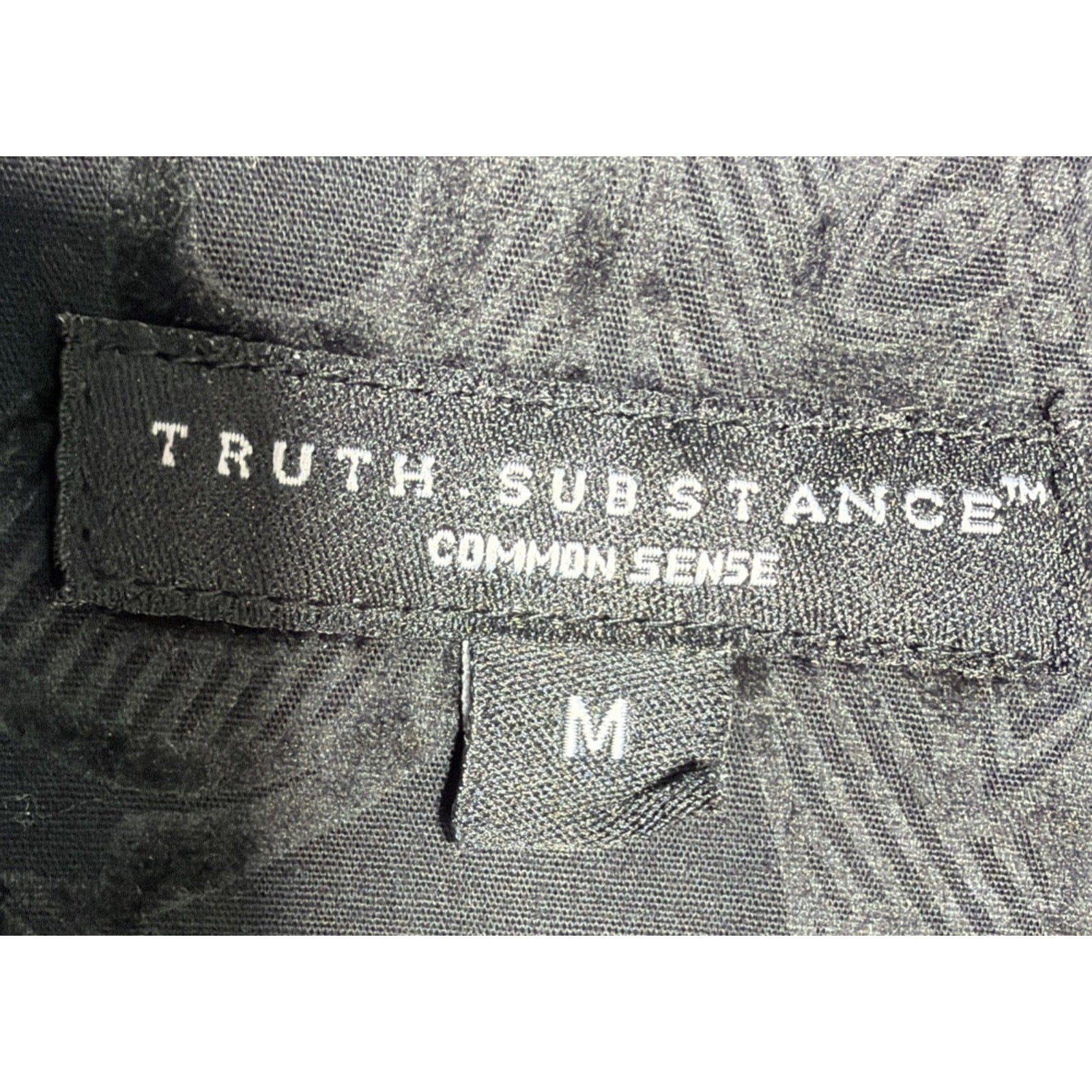 Truth Substance Common Sense Men’s Embroidered Velvet Paisley Detail Shirt M