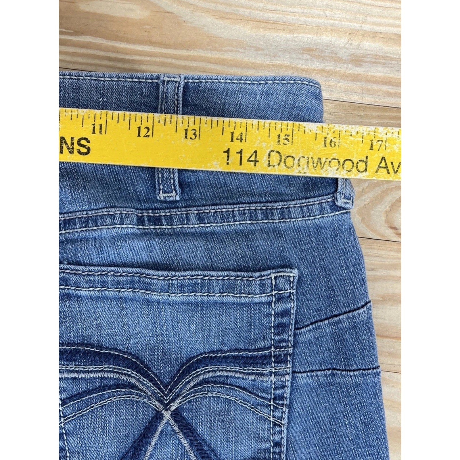 ARIAT REAL DENIM WOMENS SIZE 31 R SHORT BOOTCUT BLUE JEANS LOW RISE WHITE STITCH