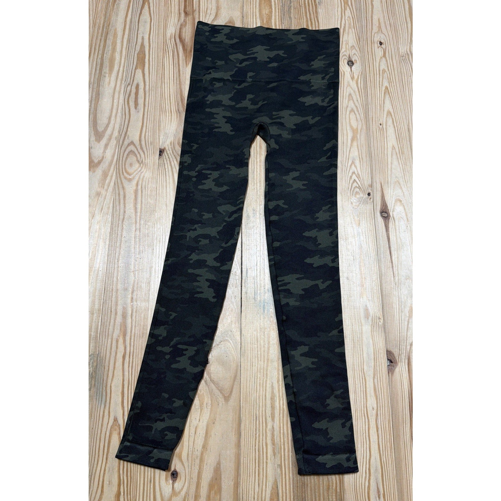 Spanx Look At Me Now Seamless Leggings Green Camo Camouflage Womens Sz S
