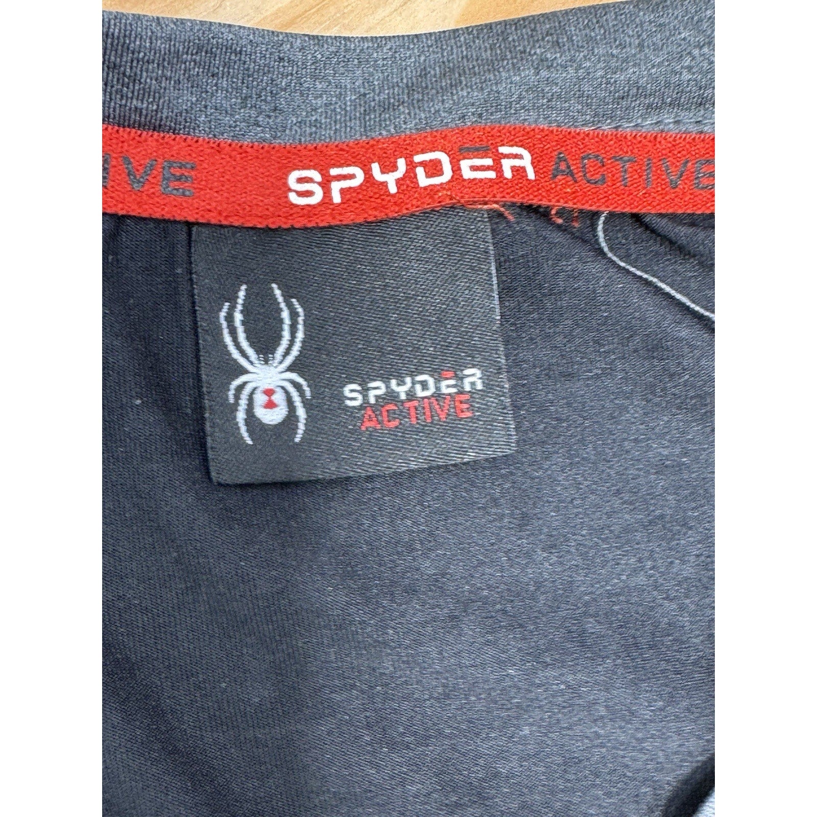Spyder Active Shirt Gray Black Lightweight Performance Measures Men’s XL 40”