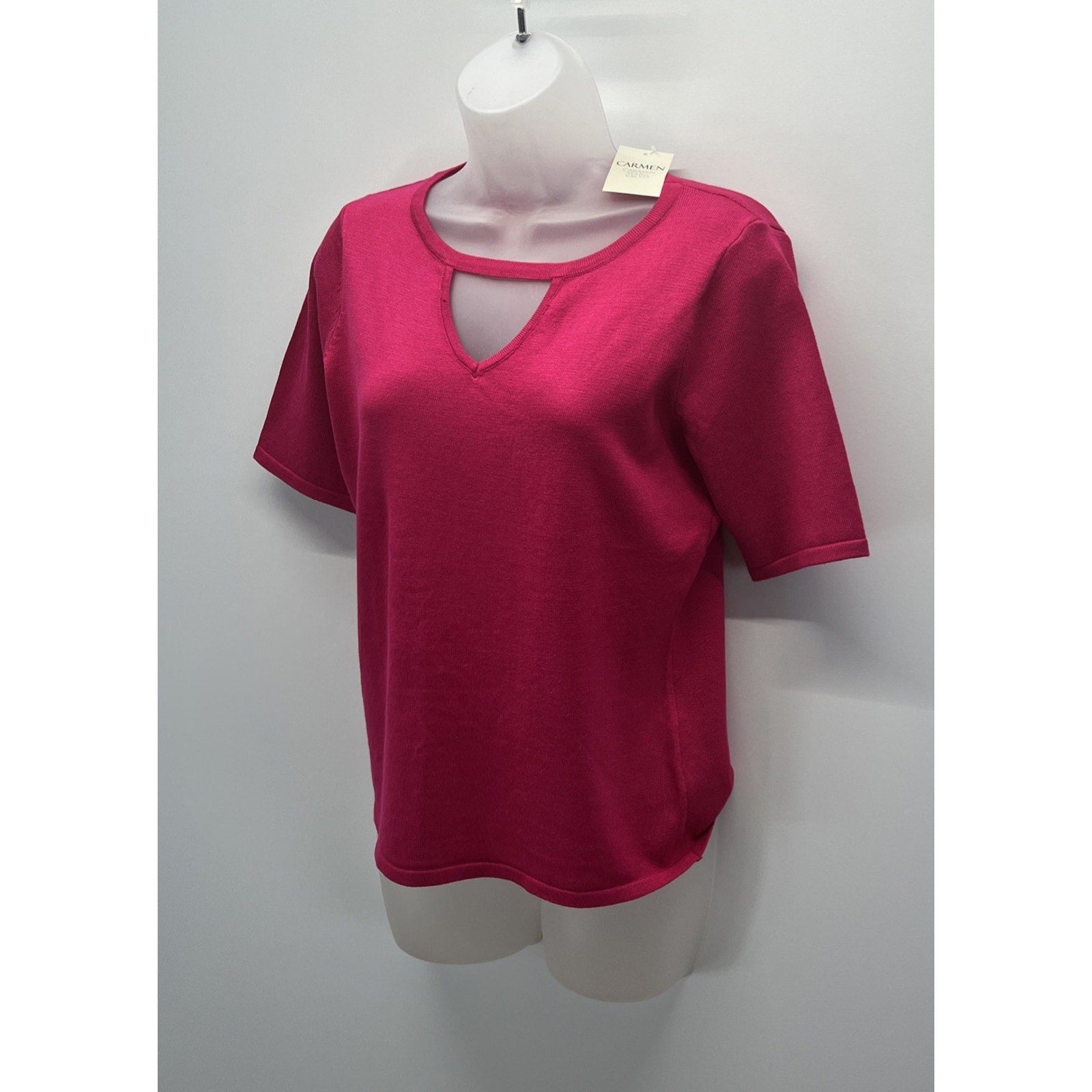 NWT CARMEN MARC VALVO, Size M Pink Ribbed Knit, Top w/Keyhole Neck